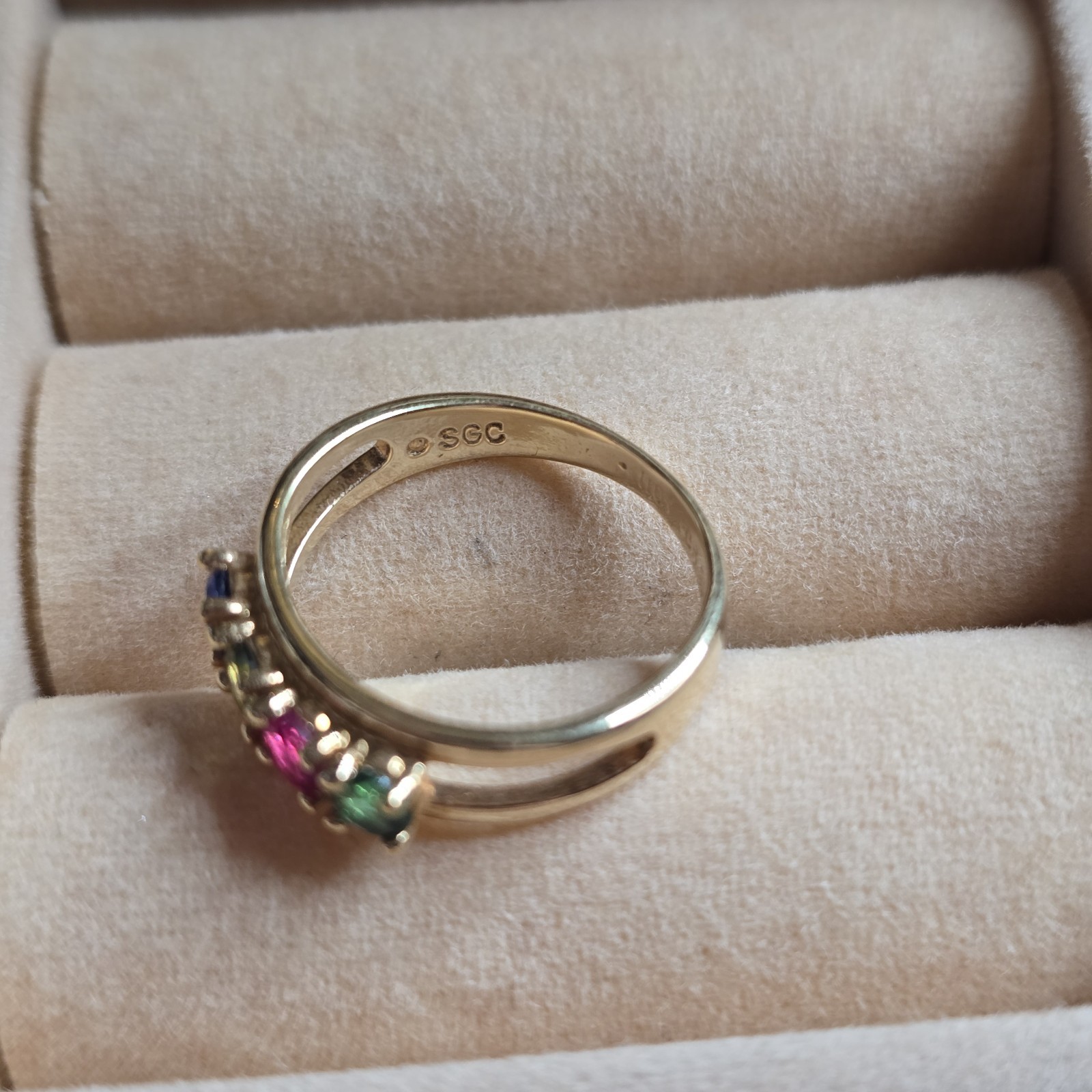 Vintage Sample MOTHERS Ring RUBY , SAPPHIRE, EMERALD & PERIDOT stones Size 6