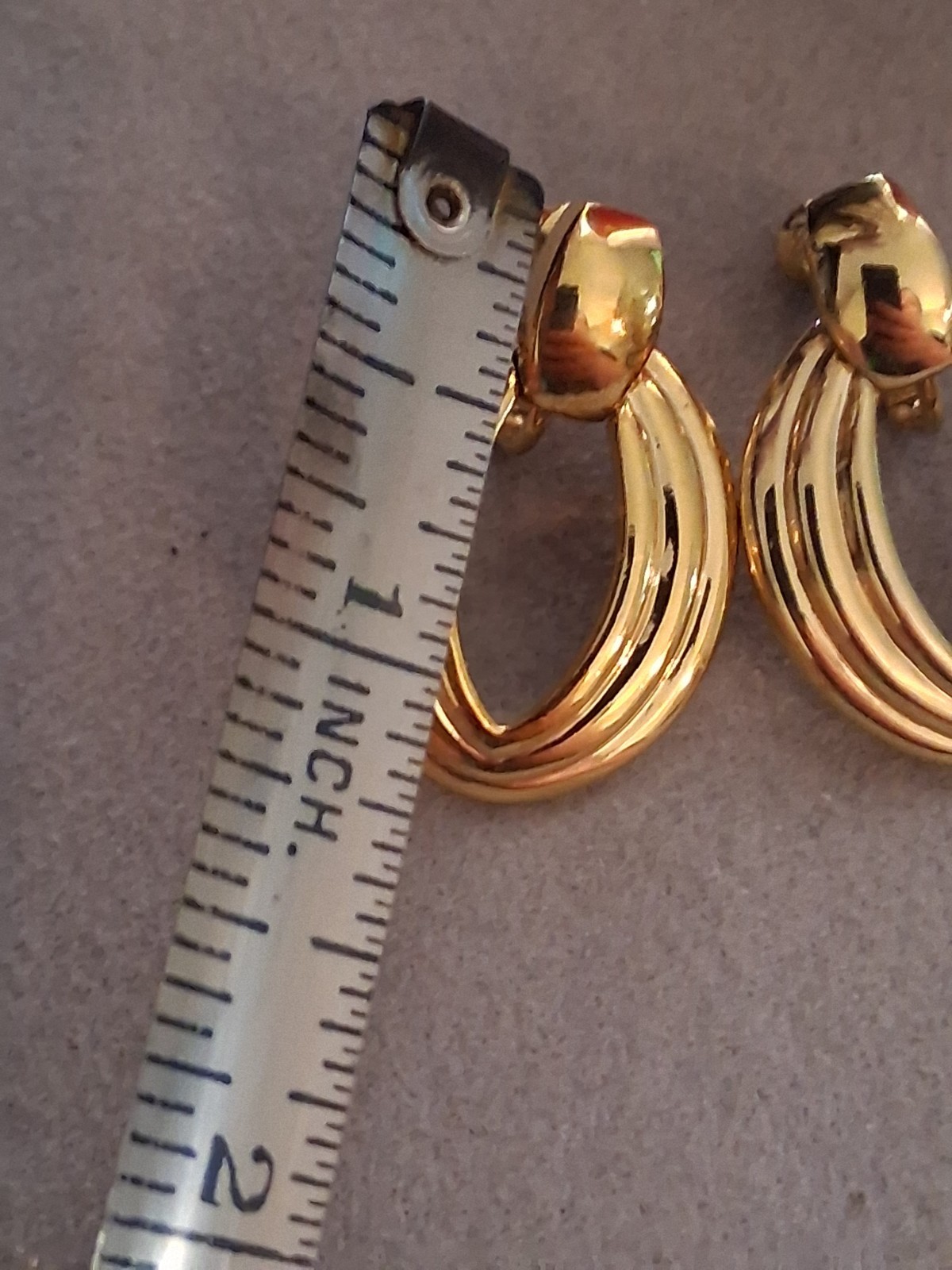 Vintage triple ridge loop door-knocker adjustable clip-on earrings, gold-tone