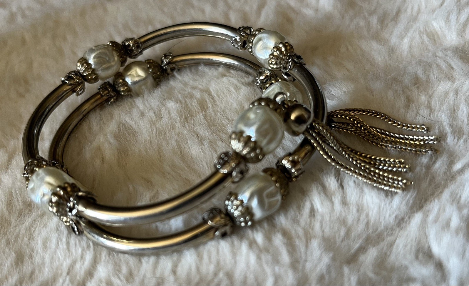 Vtg MIRIAM HASKELL Baroque Peals Beaded Gold Pl Tassels Fringe Wire Bracelet