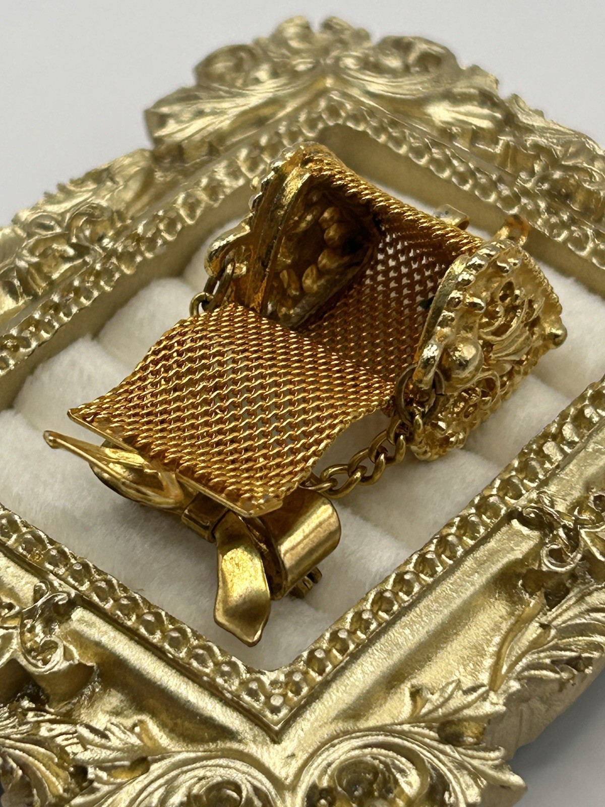 Vintage Gold Mesh Mini Coin Purse Brooch Bow Blue Charm Cottagecore Romantic Fun