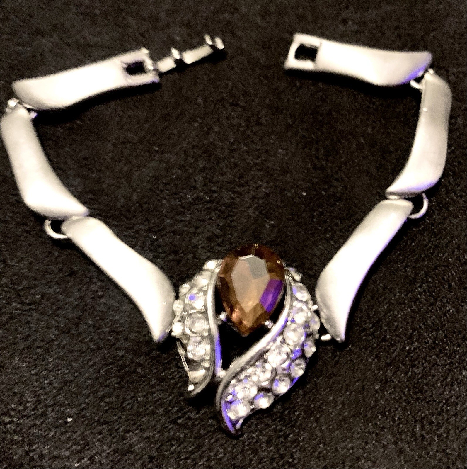 Vintage sterling silver link bracelet / amber stones and small white crystals