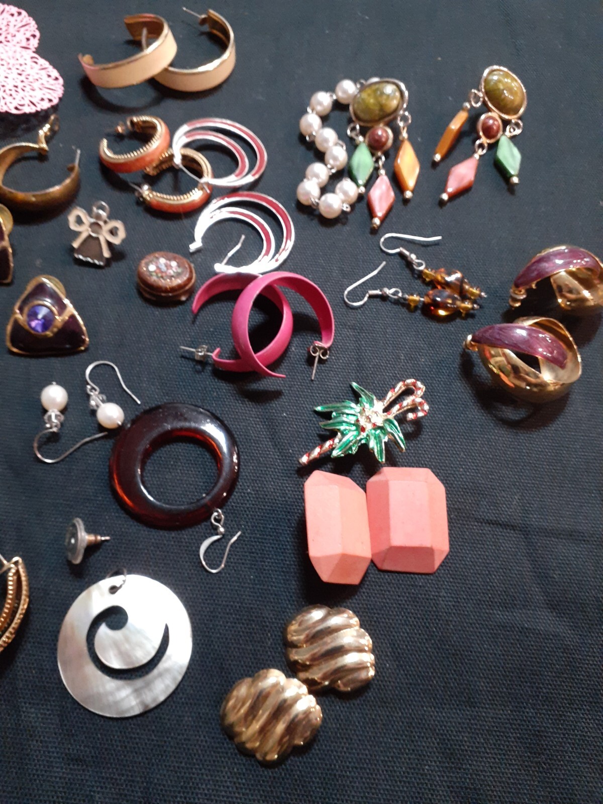 1/2 Pound Vintage To Modern FASHION JEWELRY Lot All Wearable (Mostly Earrings)