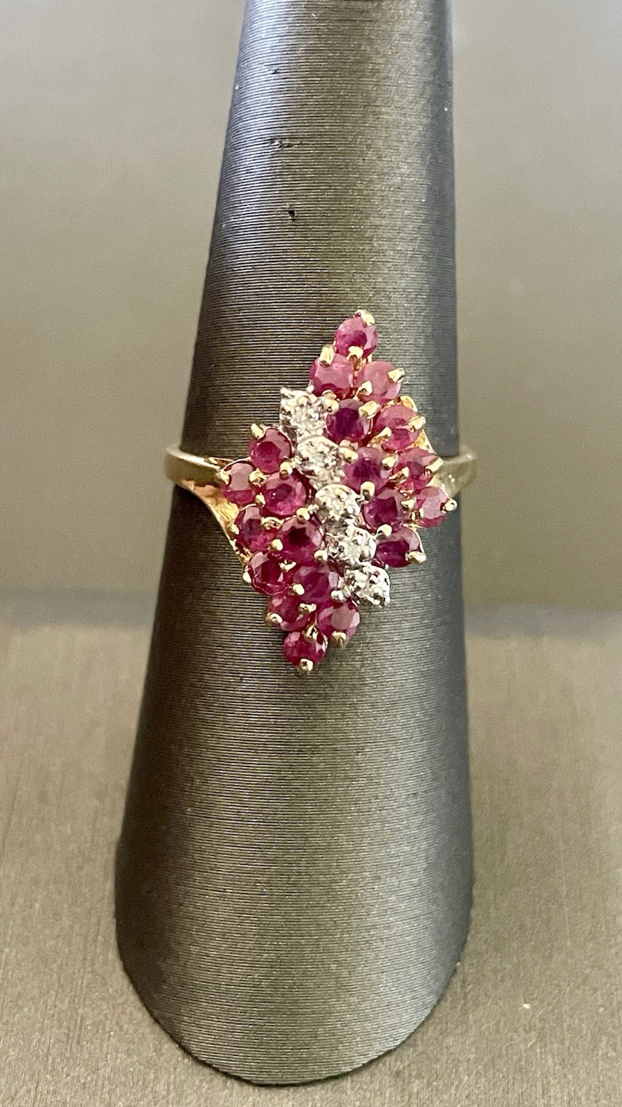 10KT Y/W Gold 0.025CTW Diamond & 1.00CTW Rubellite Ring. S8.25 (BU156)