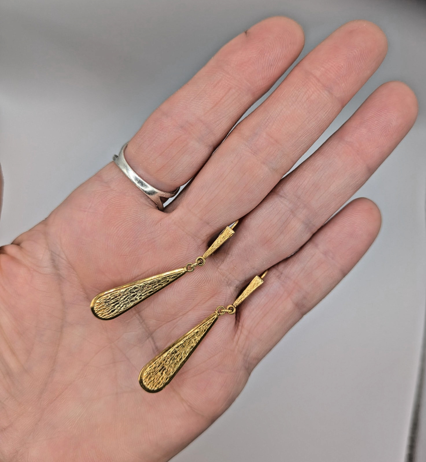 Rare Vintage 14K Gold 3.71g Teardrop Dangle/Drop Leverback Earrings With Texture