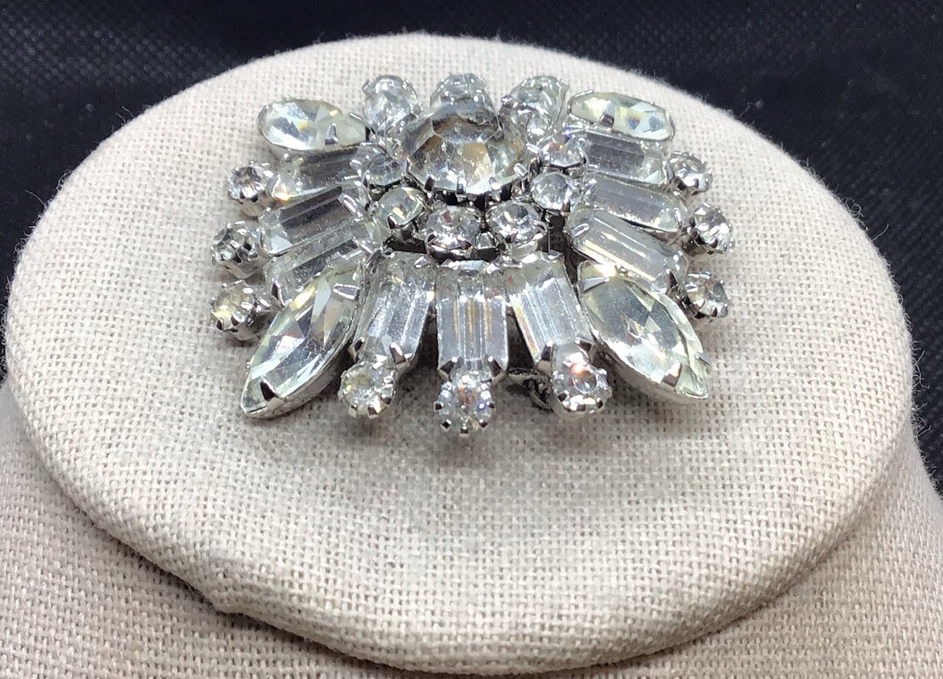 Vintage Silver Tone Costume Large Clear Glass & Clear Rhinestone Pin H331