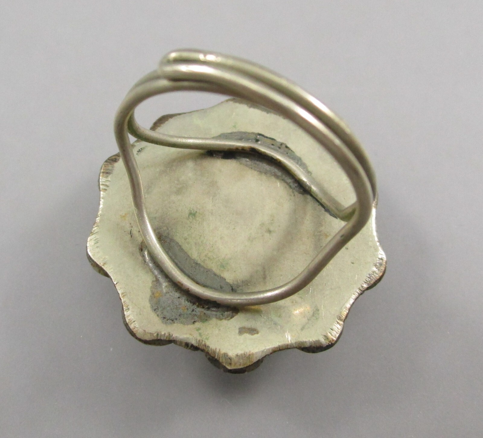 Vintage Silver Tone Untested Not Magnetic Metal NA Style Stone Adjust Ring 8189