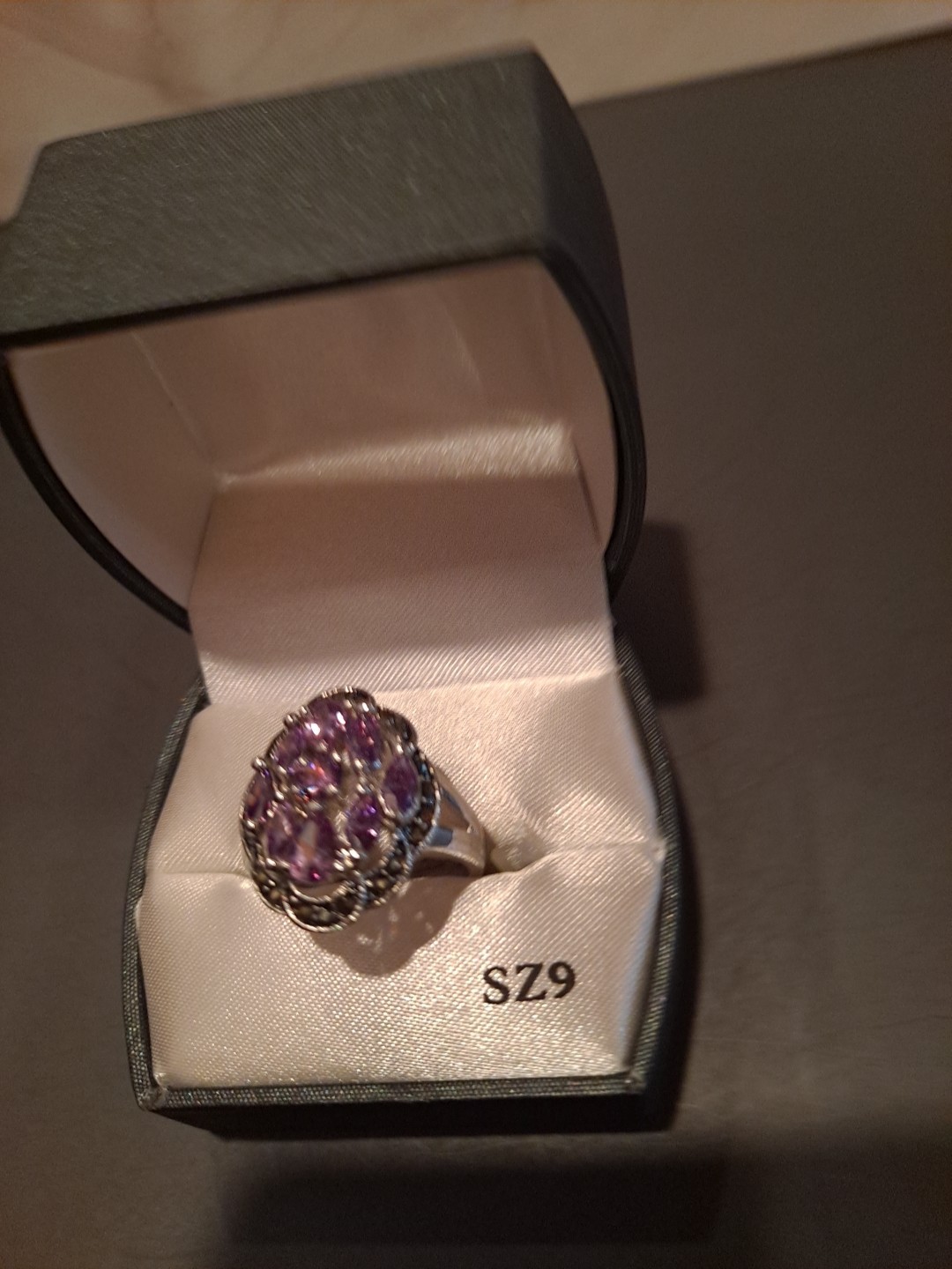 New Lavender Rhinestone Cocktail Ring In Silvertone Setting Size 9