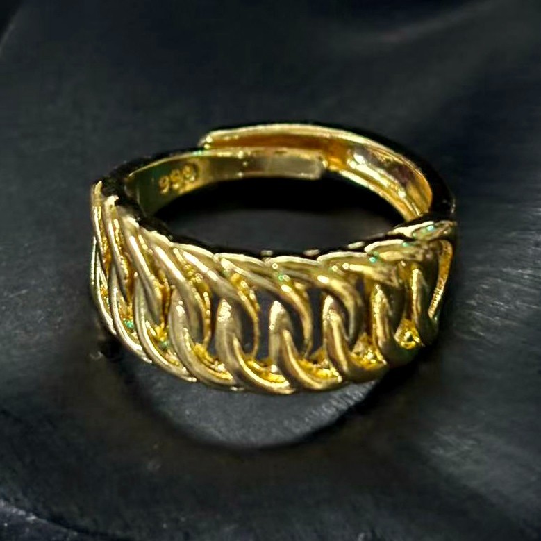 VTG Hollow-out Gold-plated? (NOT SURE) Ring marked ‘999’, Size 7.5 adjustable