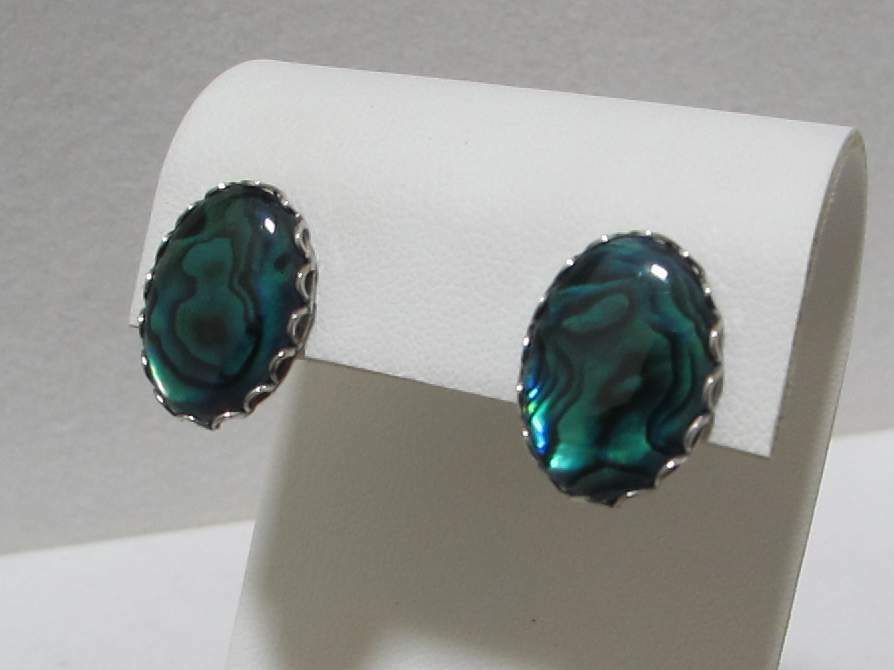 Vtg Vivid Iridescent Green Lucite (& Abalone?) Silver Tone Oval Post Pierced Ear