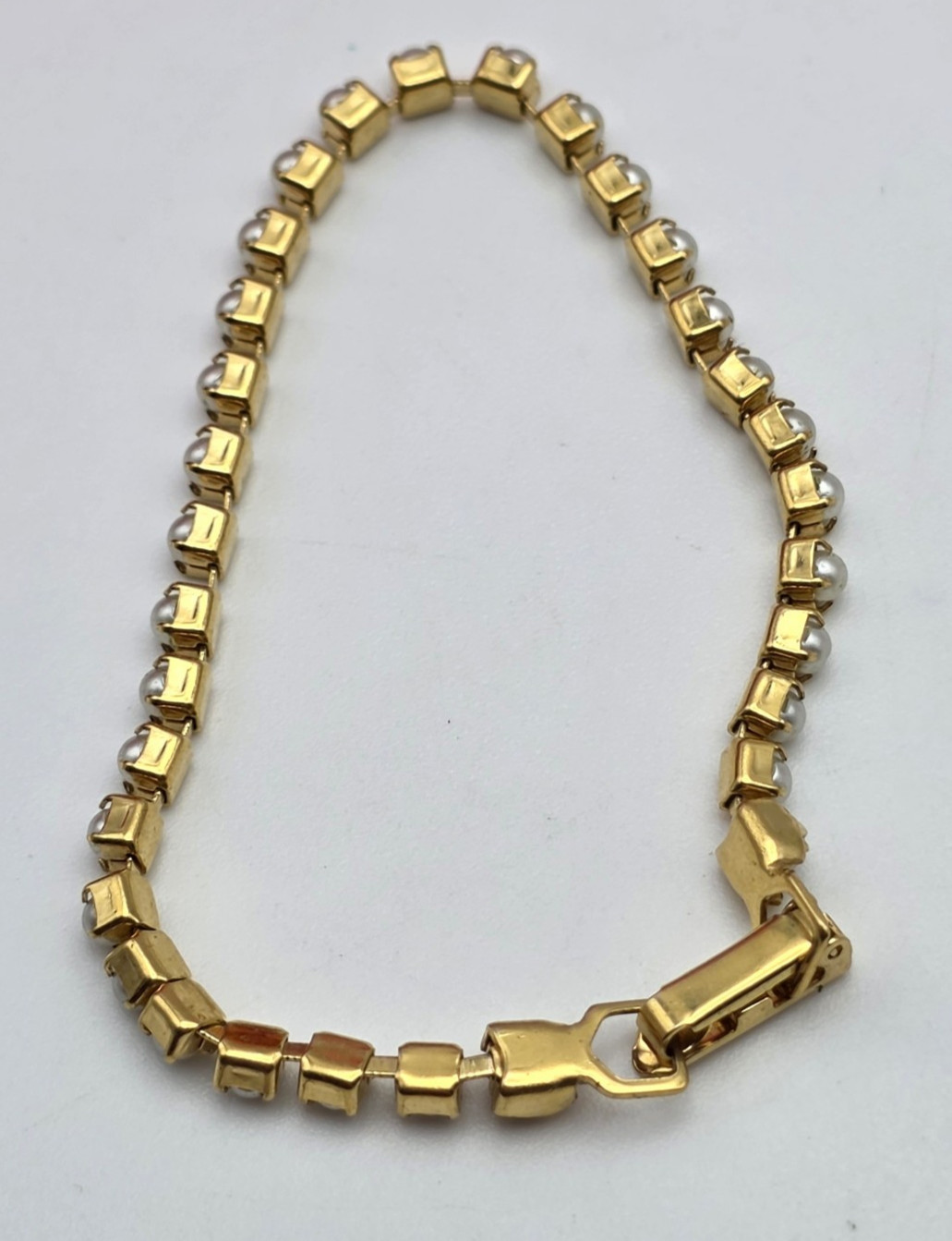 Gold Tone Faux Pearl Tennis Bracelet 7 In Fold Over Clasp Classic Elegant Vtg.