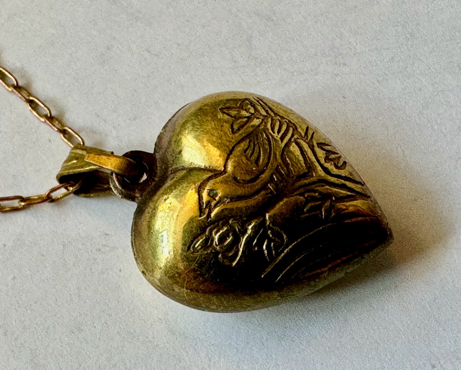 Vintage heart puff brass w Bird both sides Charm pendant 5/8 of 1″ Necklace 18″