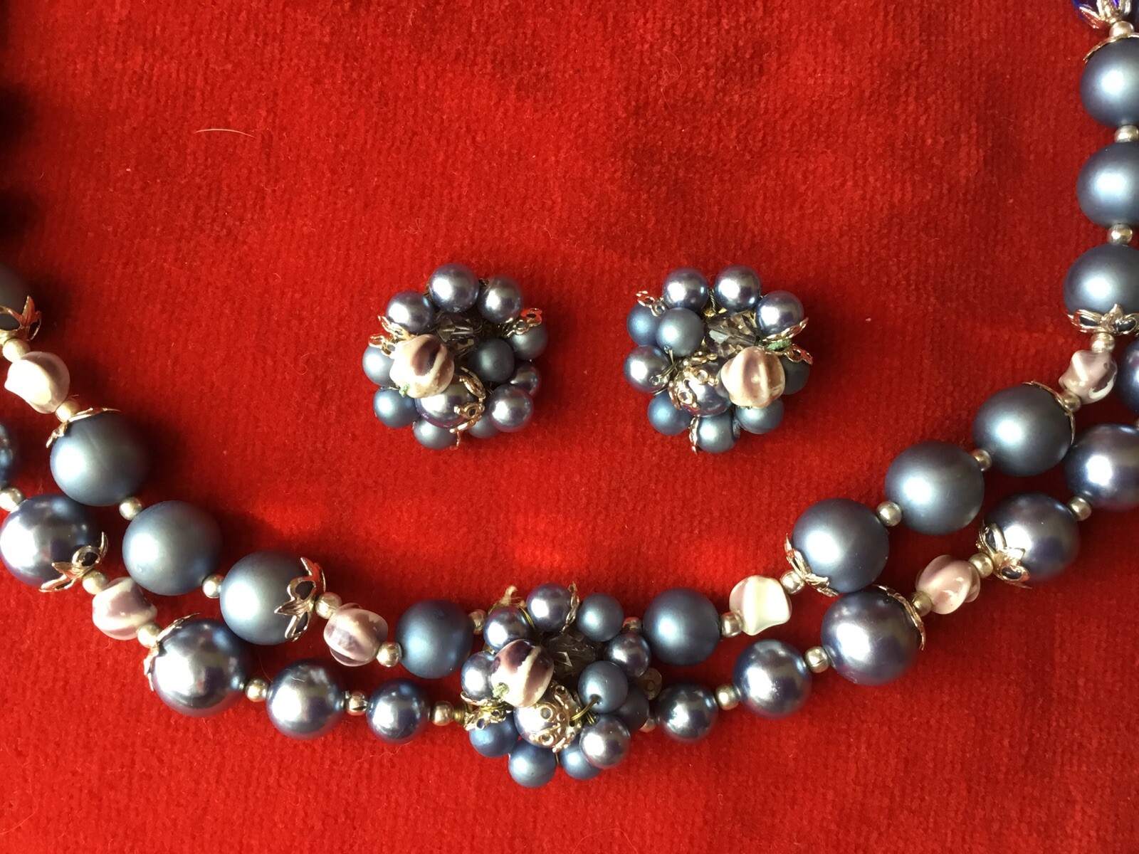 VINTAGE COSTUME JEWELRY FAUX PEARL BEADED 20” LONG NECKLACE AND CLIP ON EARRINGS