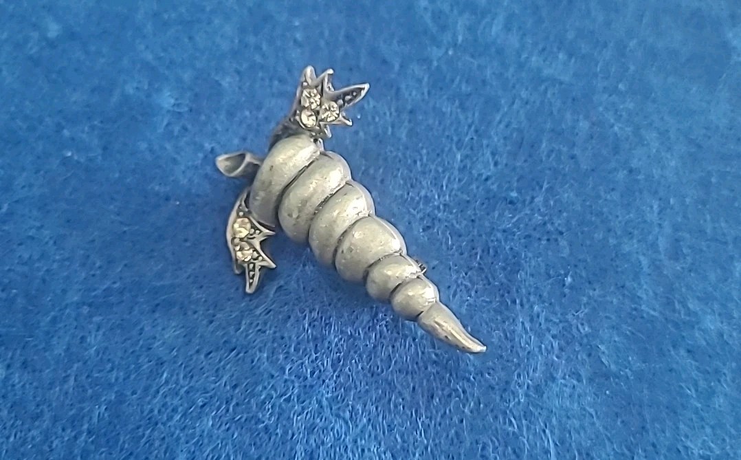 Fun Vintage Pewter Carrot w/Crystal Rhinestone Leaves On Top Brooch Pin