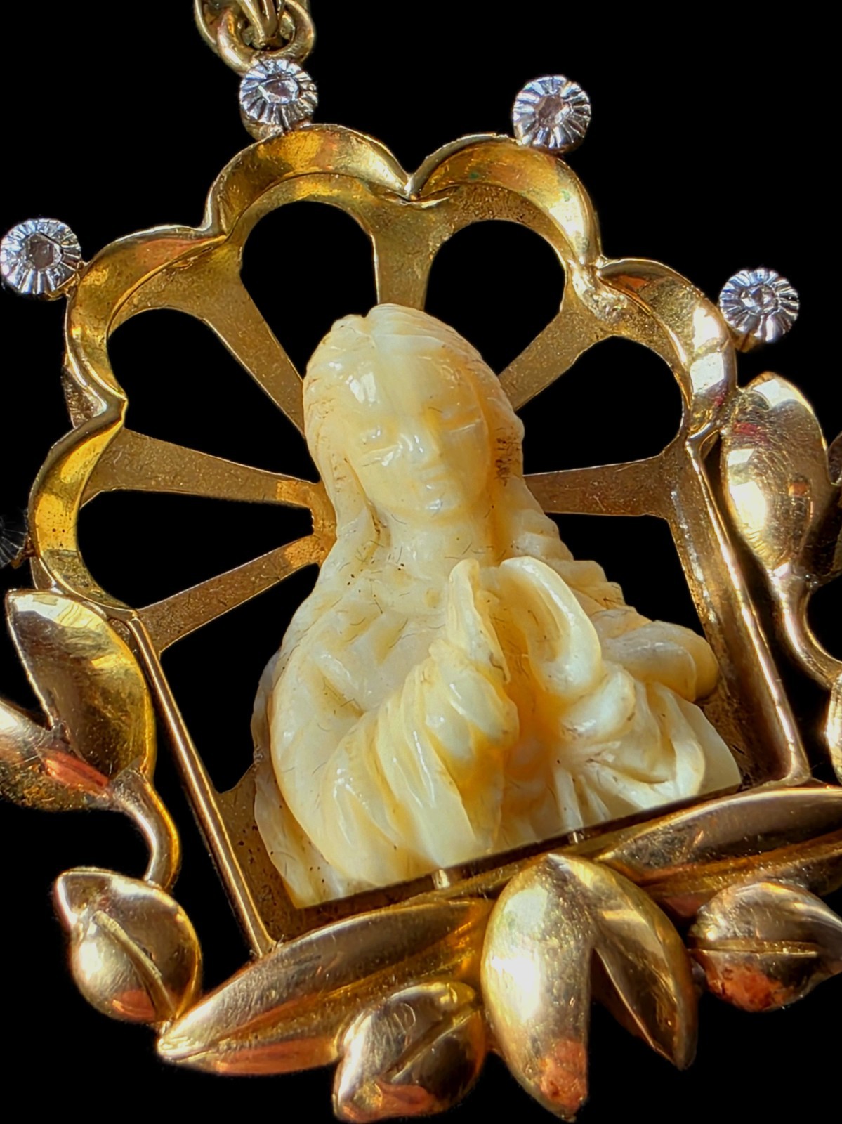 Fine Antique 18K 18CT Art Deco Gold Religious European Virgen Mary Pendant