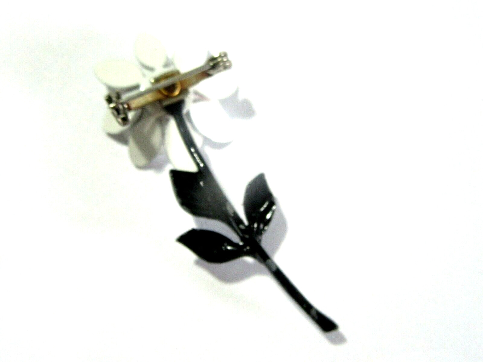 WHITE BLACK ENAMEL SMALL FLOWER PIN CUTE VINTAGE