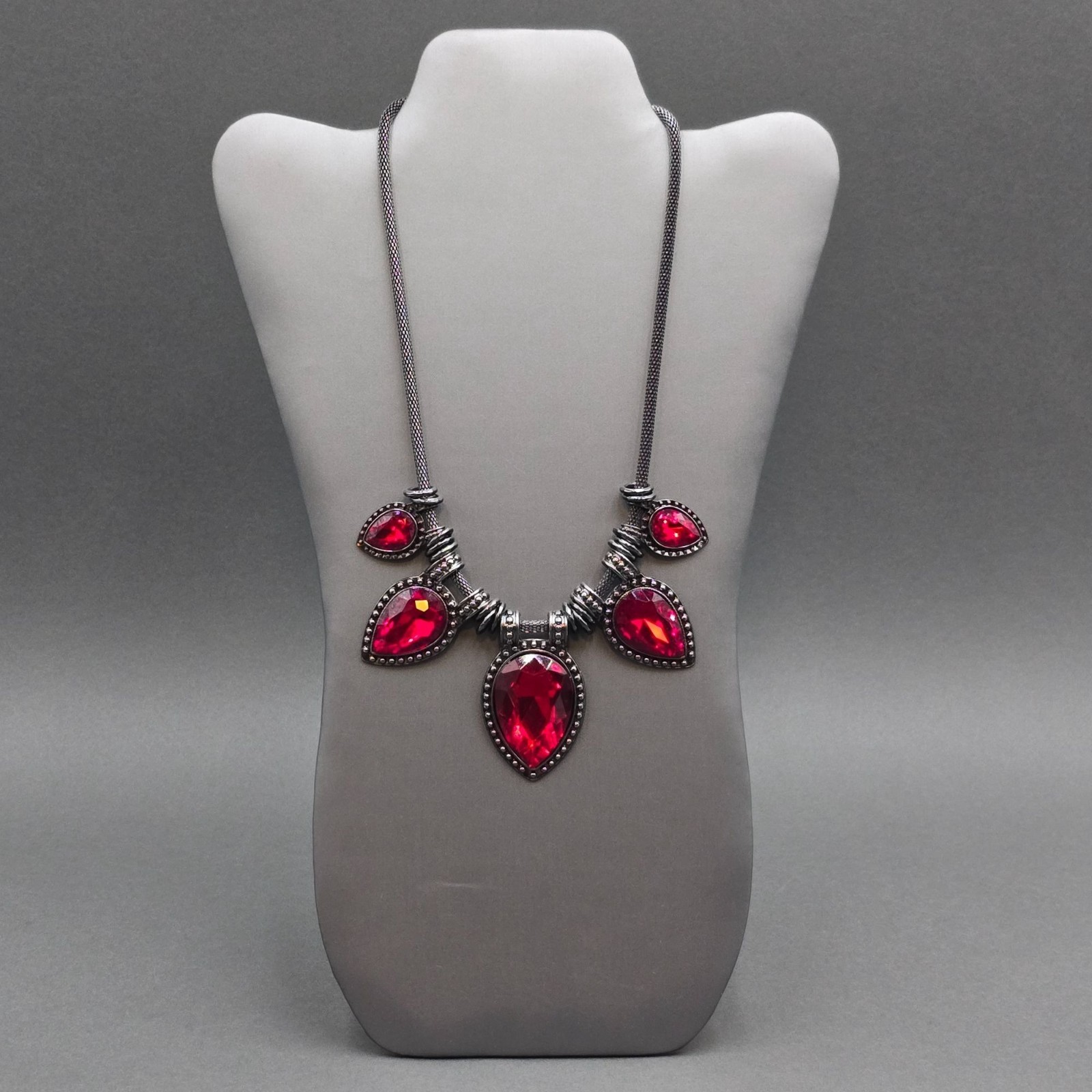 Vintage Red Bib Necklace Faceted Teardrop Gemstones Gothic Statement Piece