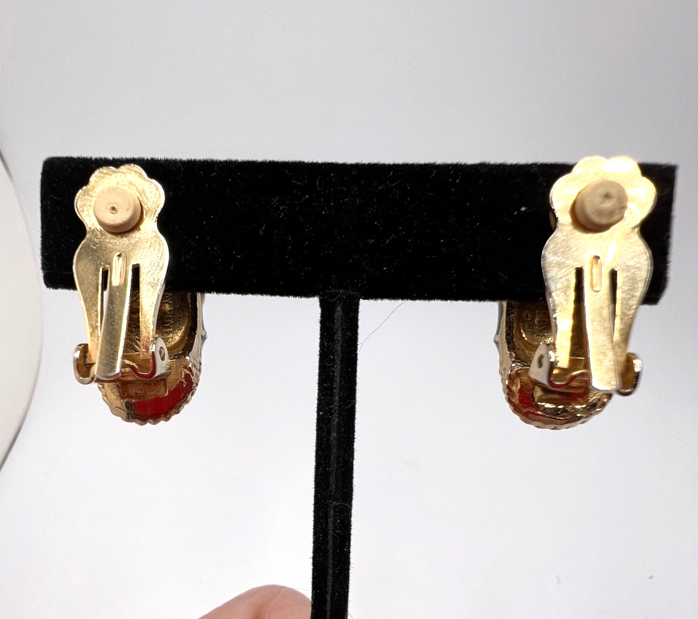 Vintage GAY BOYER Dark Green Enamel Gold Tone Clip EARRINGS Half Hoops – EUC
