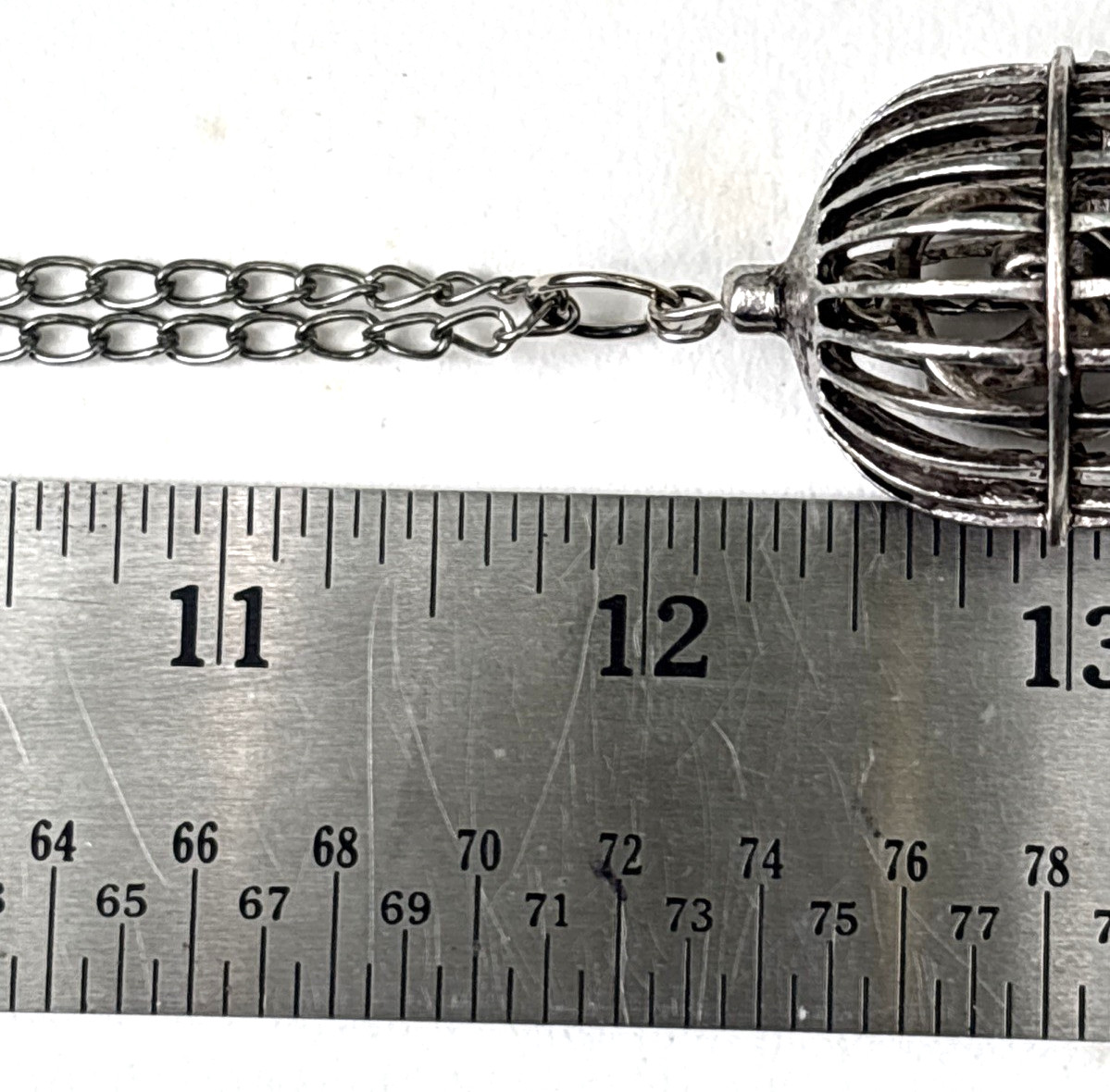ESTATE VINTAGE SILVER TONE BIRD CAGE PENDANT ON CHAIN NECKLACE 30″ ARTICULATED