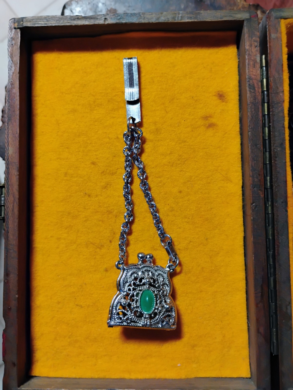 Unique Piece Silver Tone Filagree Coin Purse Not Sure If It’s A Pendant Or…
