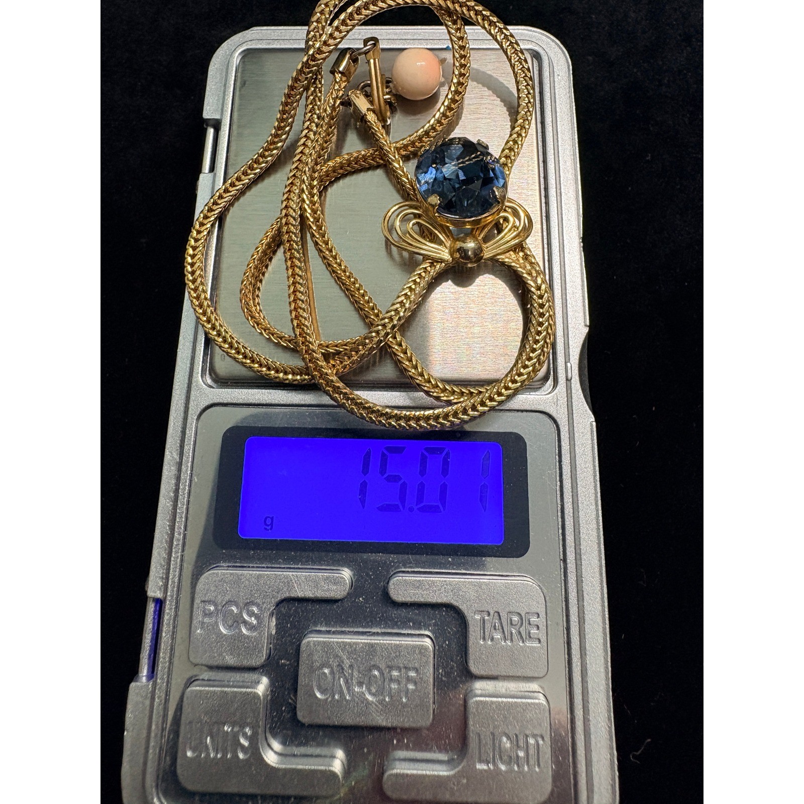 Vintage Gold Tone Wheat Chain Blue Oval Stone Pendant Necklace 22 Inch 15g