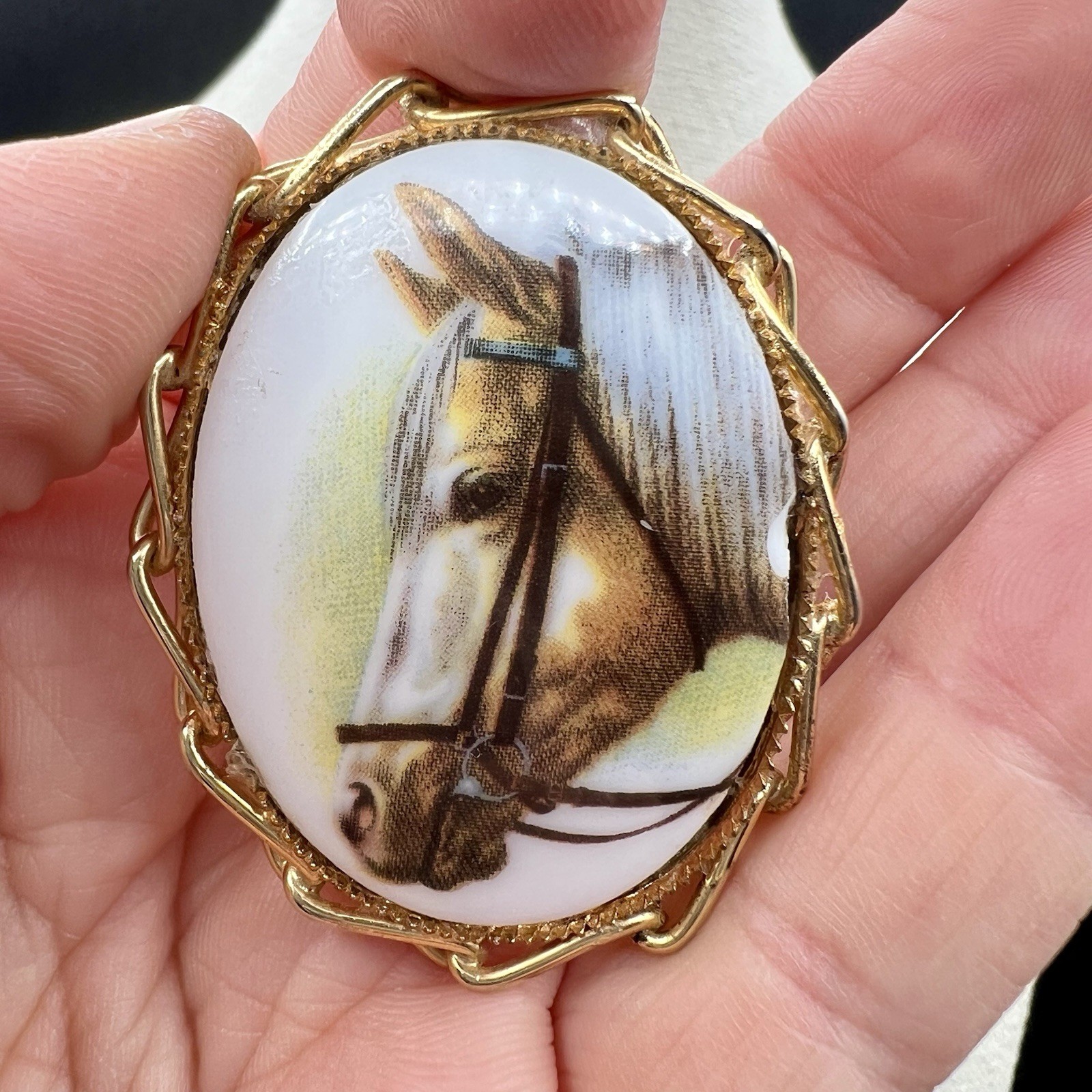 Horse Cameo Convertible Brooch Pendant Necklace Gold Tone Faux Pearl Vintage