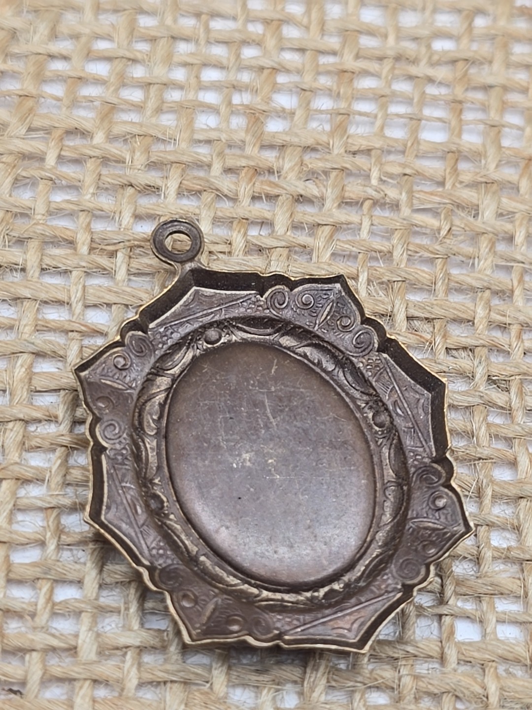 Antique Victorian Pressed Metal Resin Set Flower Pendant 1.5″