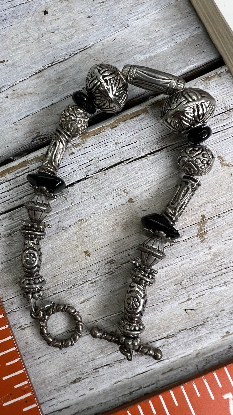 RETRO SILVER & BLACK TONE BEADED BRACELET WITH TOGGLE LOOP COSTUME JEWELRY 🖤