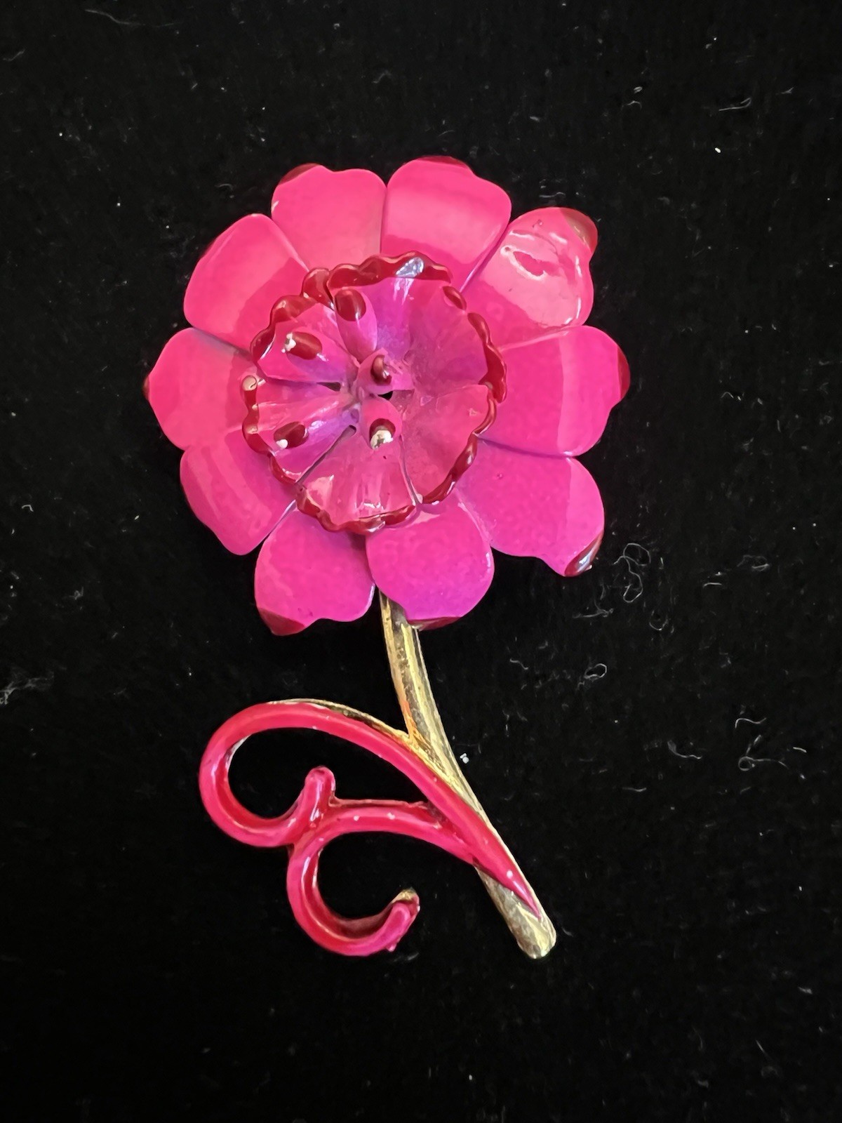 Vintage Pink 2-1/2 Inch Flower Brooch With Gold Stem