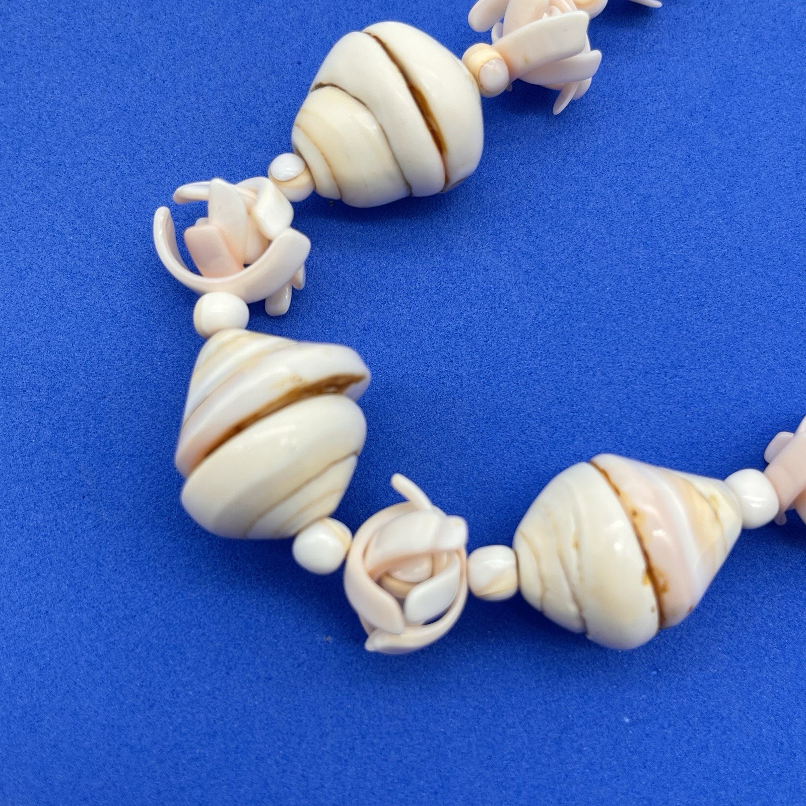 Vintage Pink Shell Necklace Choker Carved Spindle Shells Boho Beach Ethnic 14″