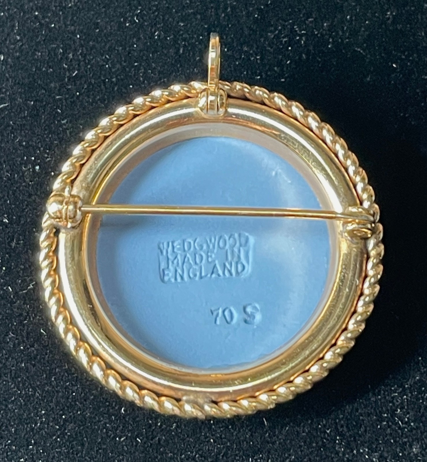 Wedgwood England Van Dell 12K GF Cupid Cameo Brooch Pendant Jasperware 1960s