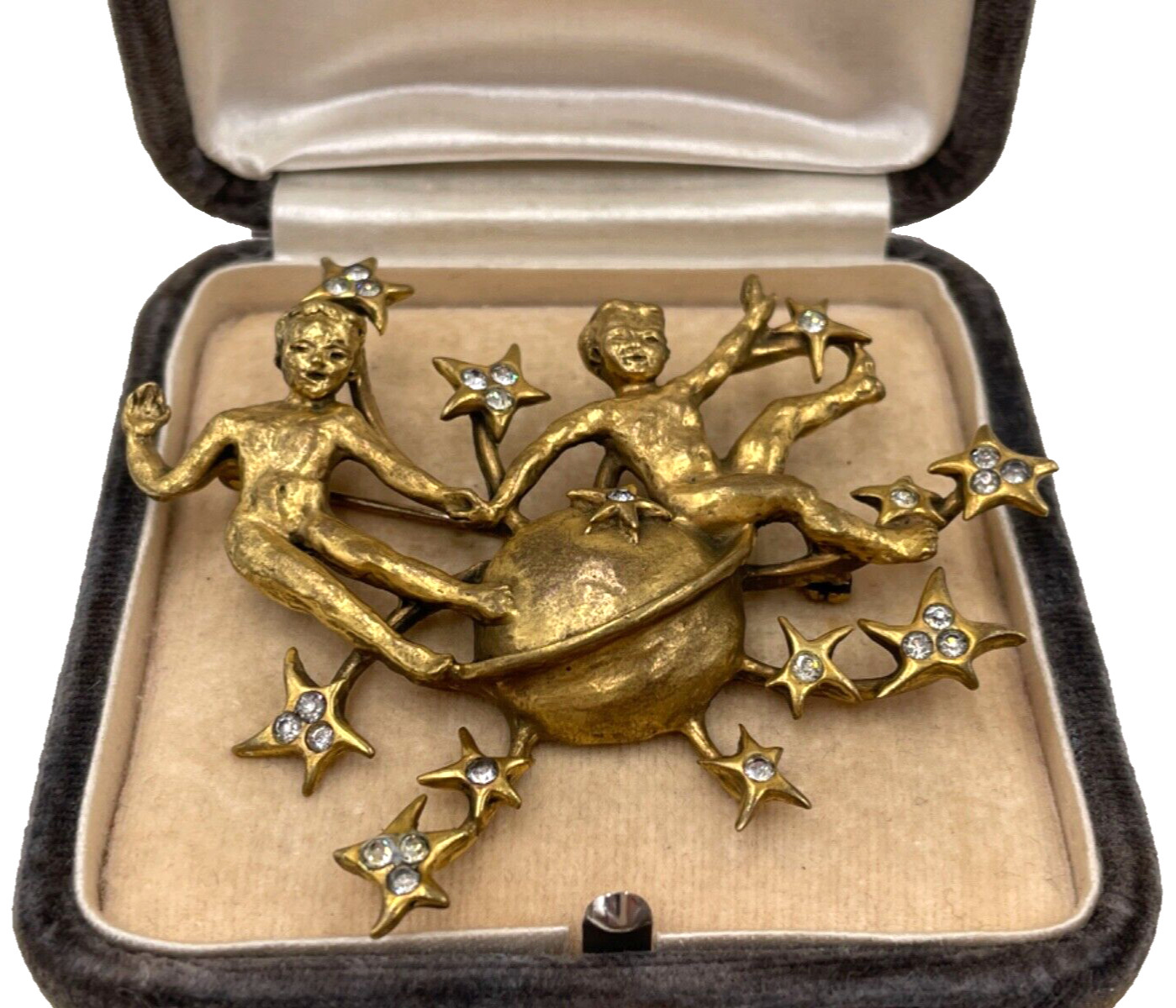 VALE STEVENS SIGNED ZODIAC SIGNS TWINS GEMINI MAY-JUN 21 GORG GOLD TN LRG BROOCH