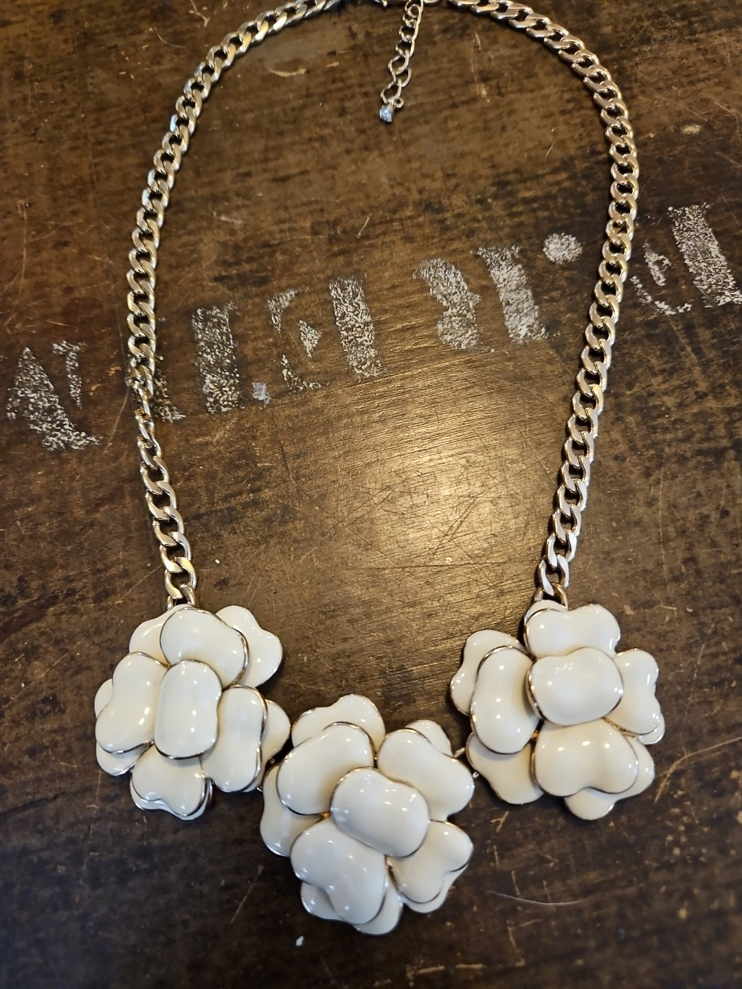 Vtg Talbots Ivory Enamel Flowers with Gold tone Accents and Chain 18 Inch