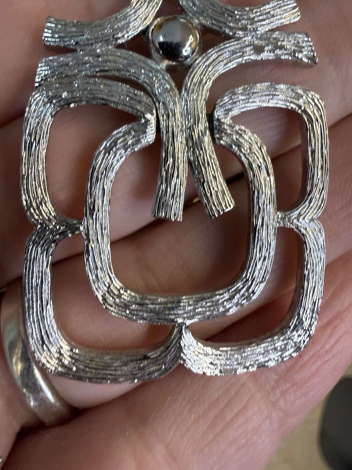 VINTAGE SIGNED AVON SILVERTONE ARTICULATED PENDANT BAR LINK CHAIN NECKLACE 24”