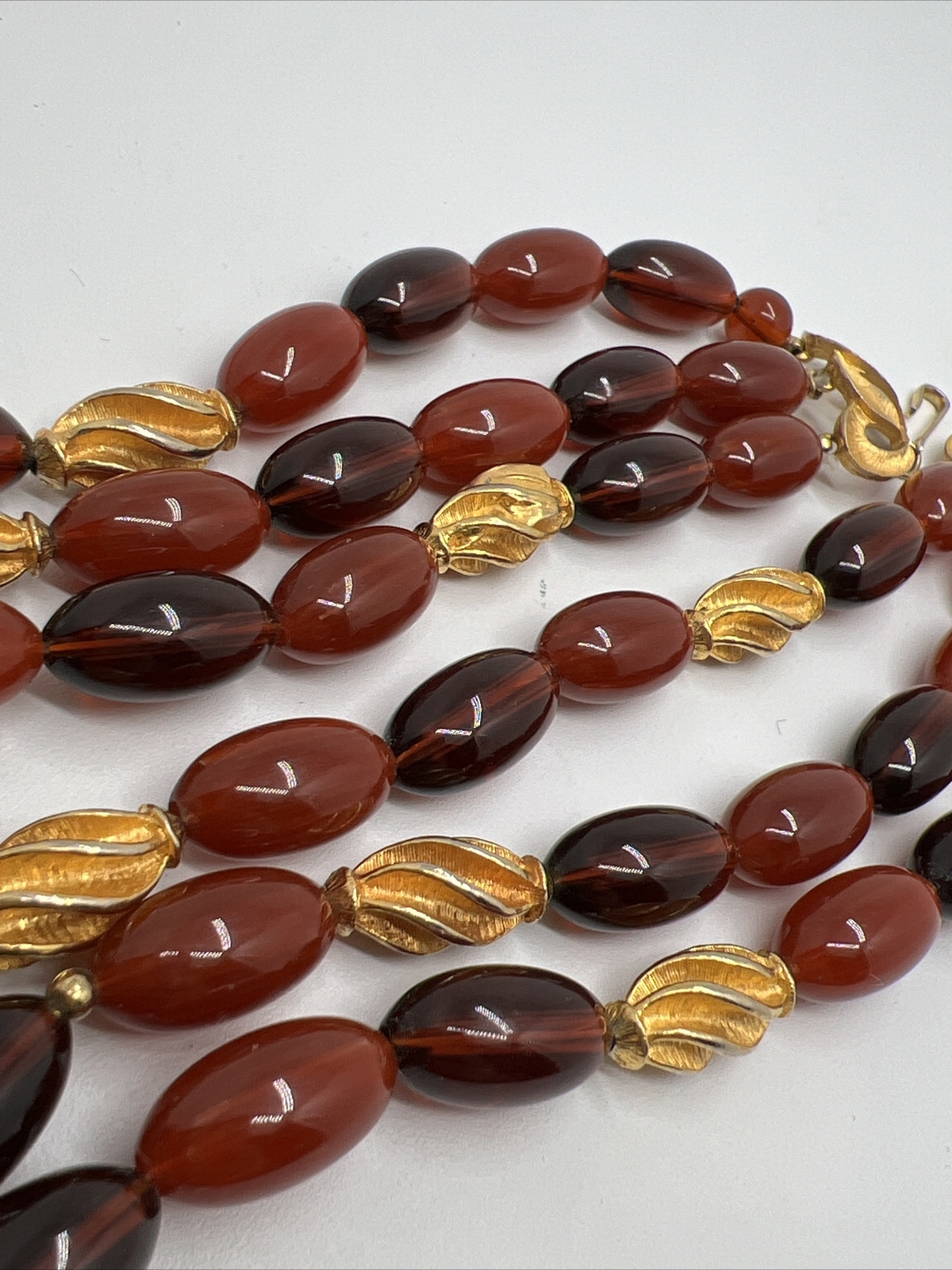 Vintage Faux Amber Lucite Goldtone 15”- 17” Necklace (6841)