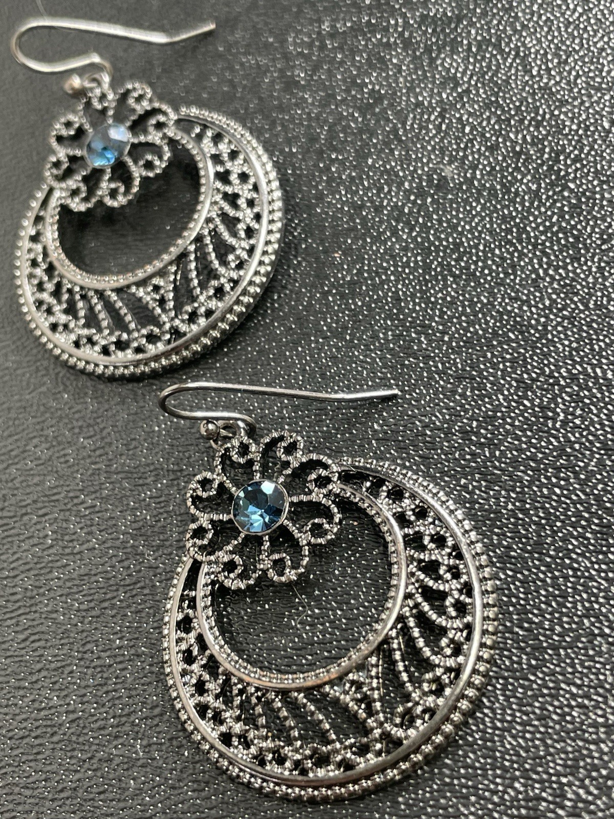 Vintage 1.8” Blue Crystal Rhinestone Silver Tone Metal Dangle Earrings