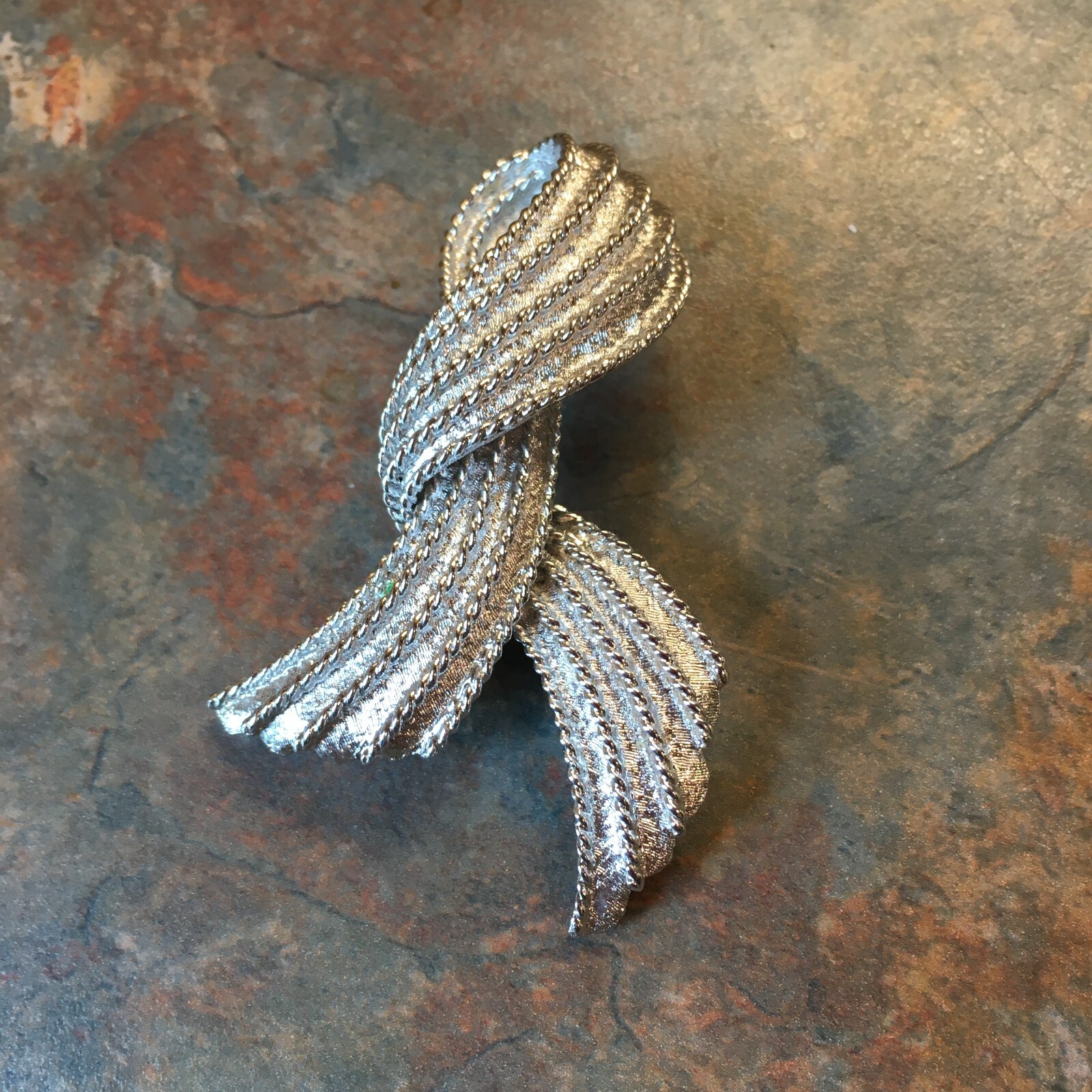 Vintage Monet Signed Twisted Swirl Ribbon Pin Brooch