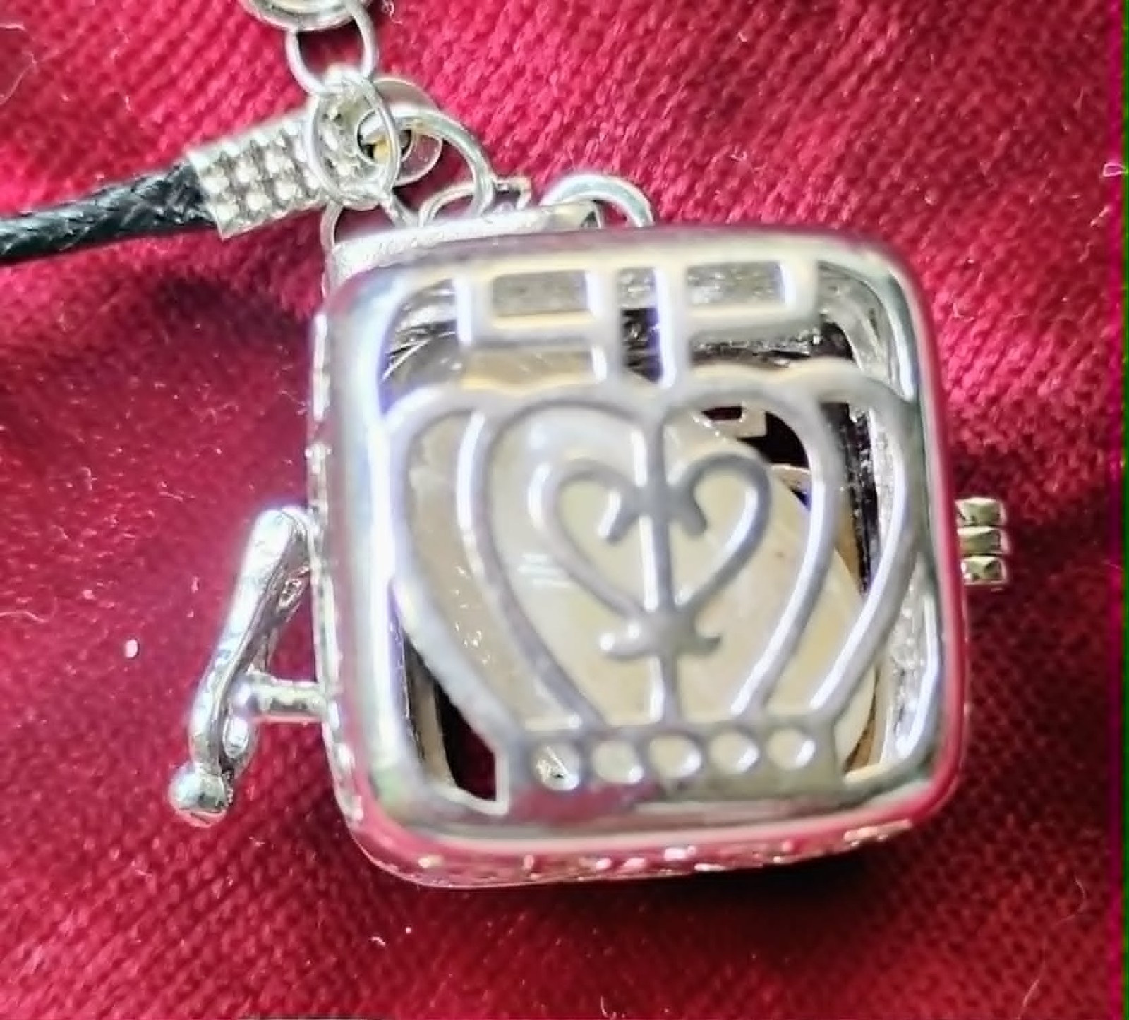 Vintage Aroma Therapy 3/4″ Box Locket Necklace with 3 stones 18″-20″ adjustable