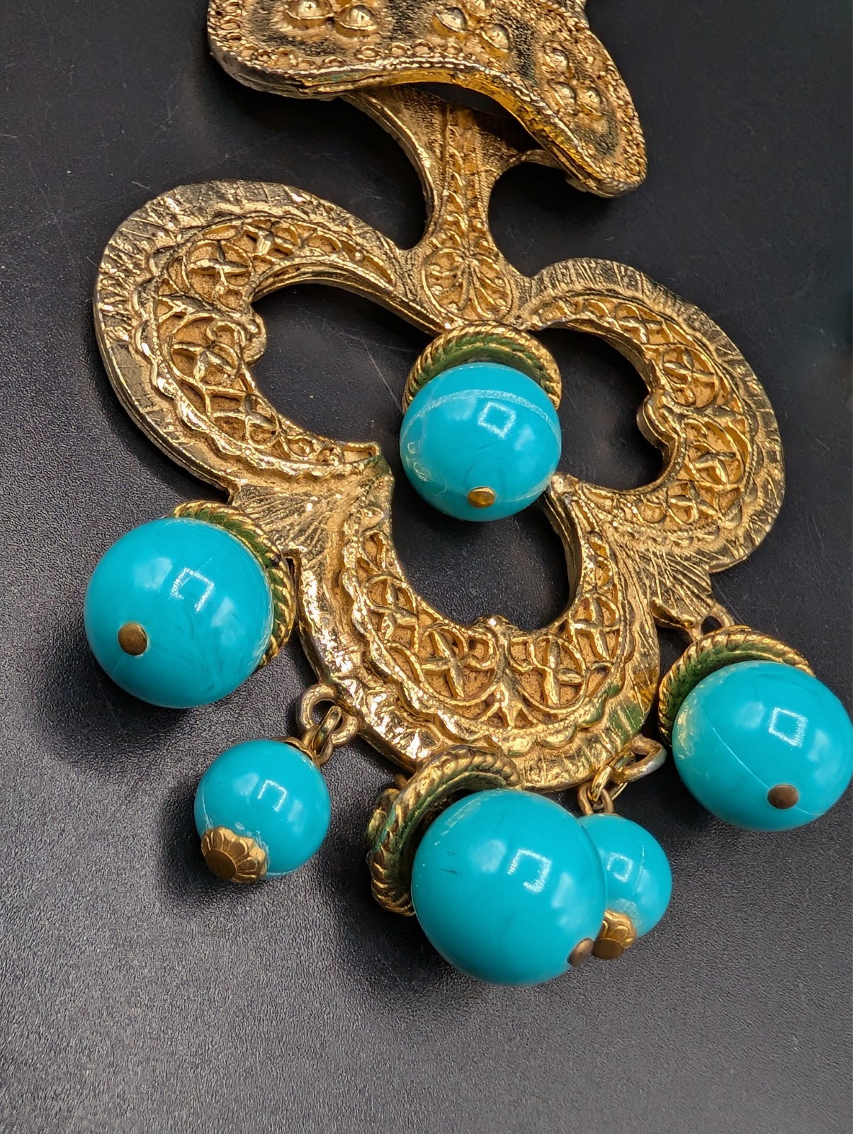 Vintage Runway Style Beaded Statement Pendant Gold-Tone Necklace