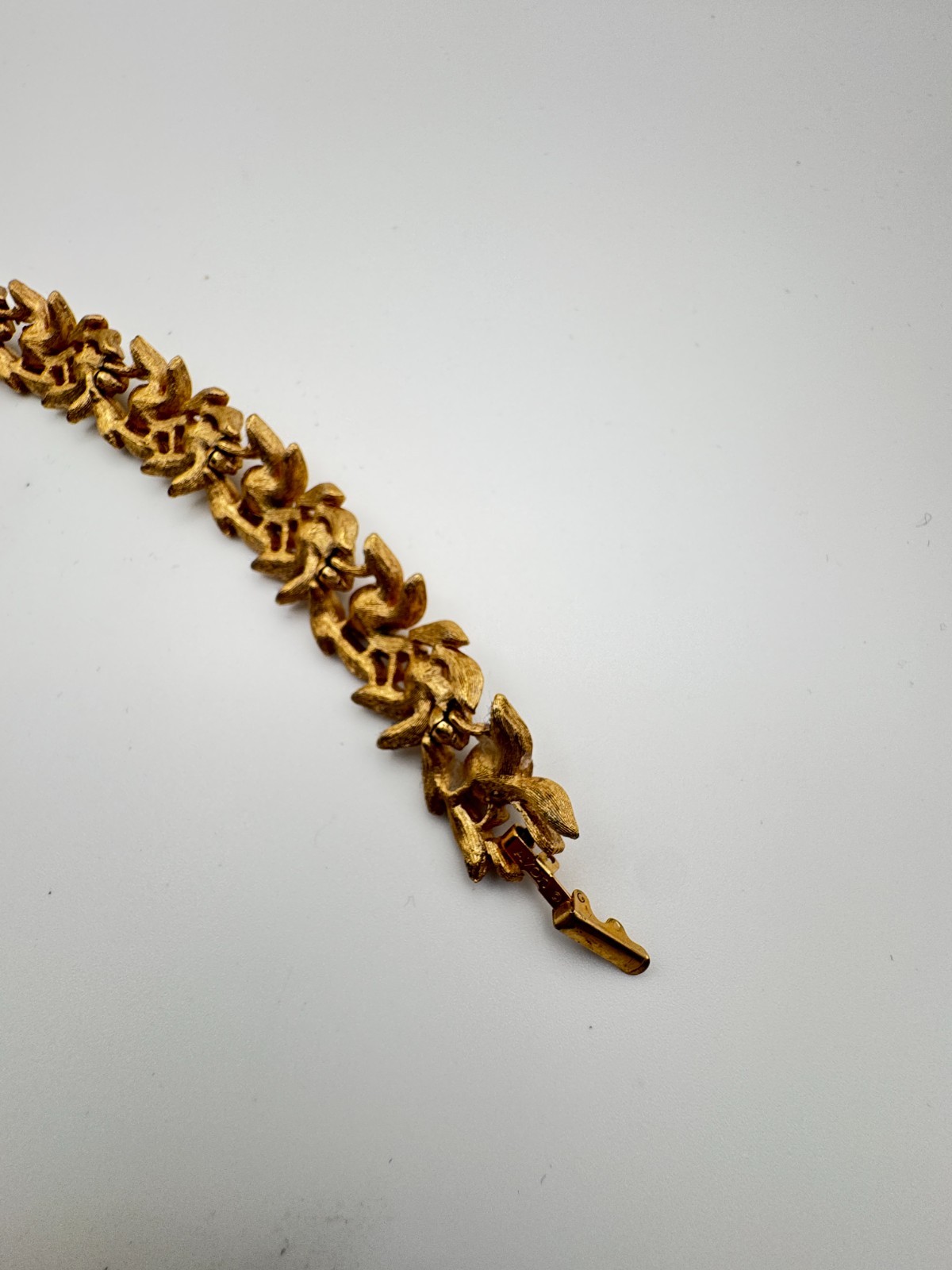 Vintage Avon Bracelet Evening Creation Gold Tone Faux Pearl Leaf Boxed 1971