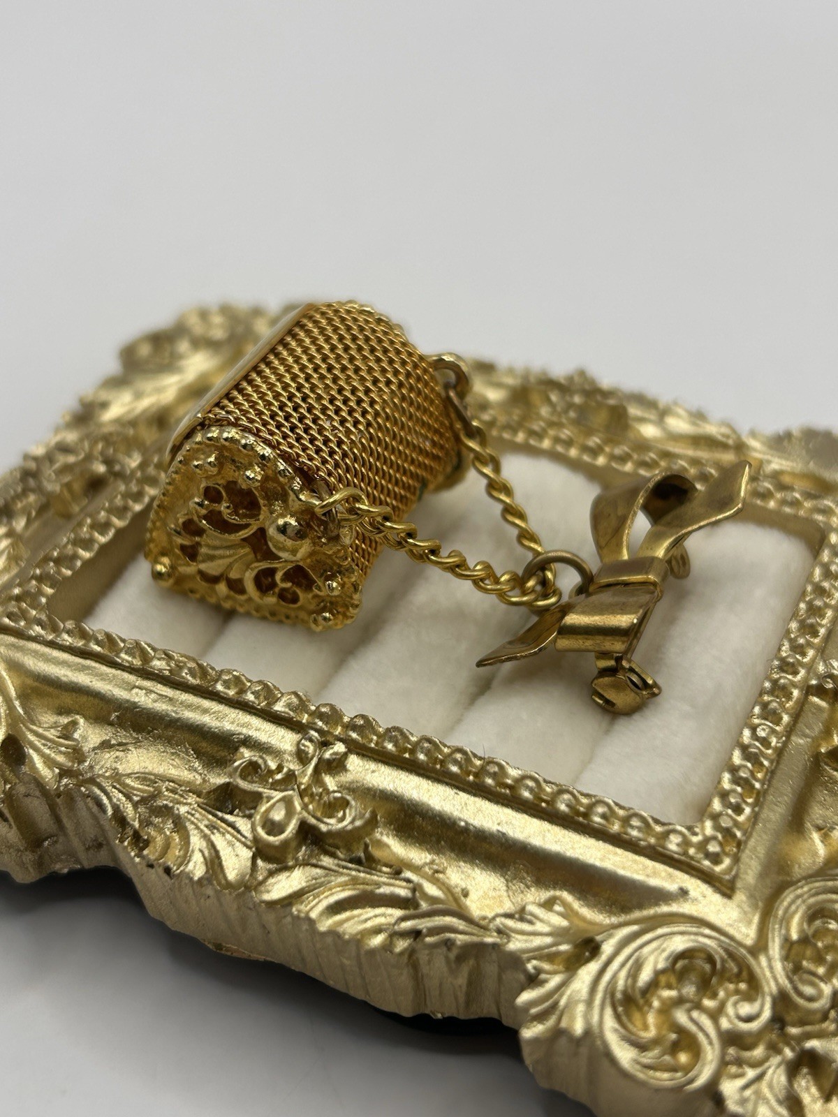 Vintage Gold Mesh Mini Coin Purse Brooch Bow Blue Charm Cottagecore Romantic Fun