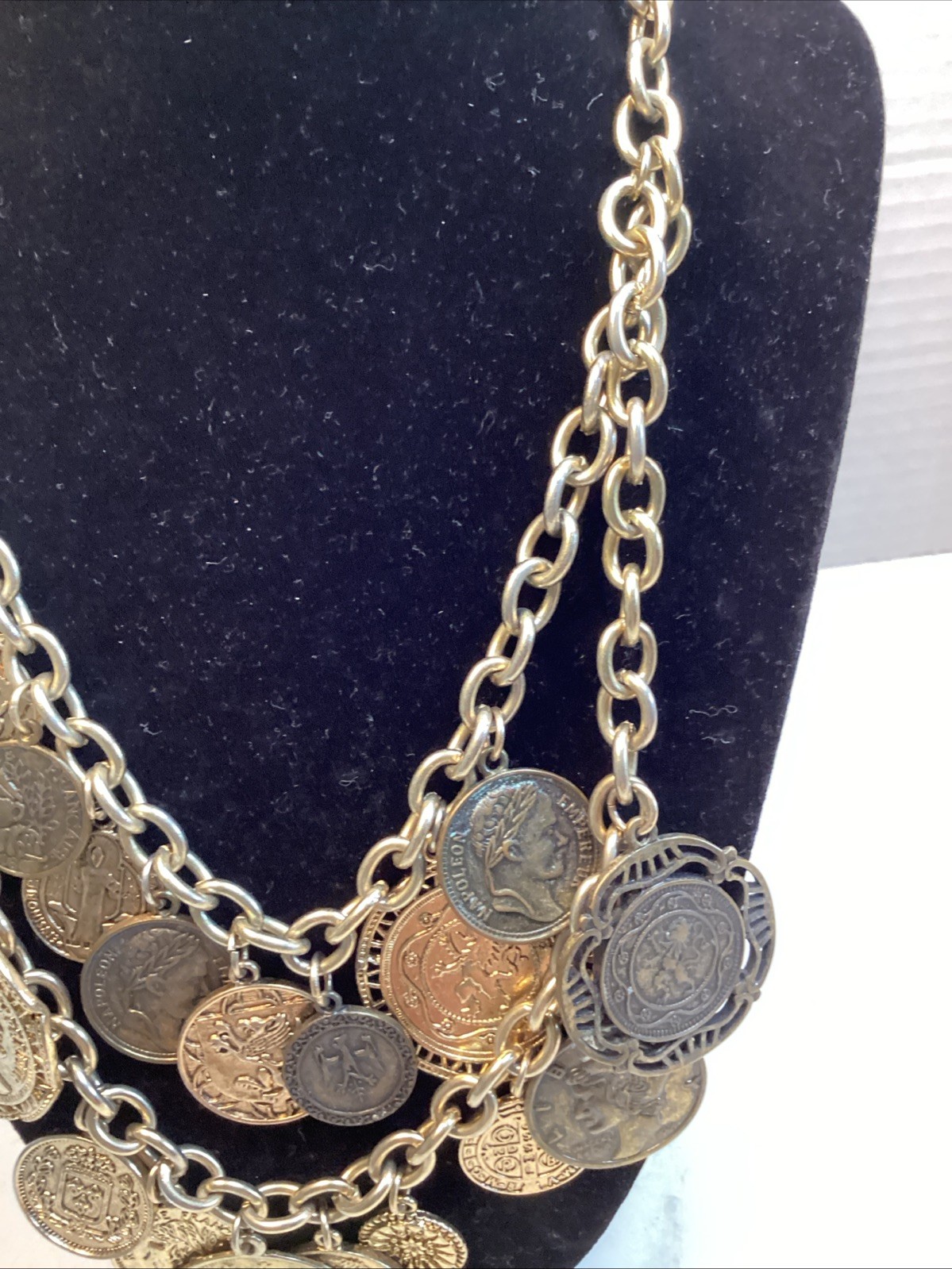 Vintage Gold Tone Dangling Faux Coin Charm Necklace Chain Link 18”