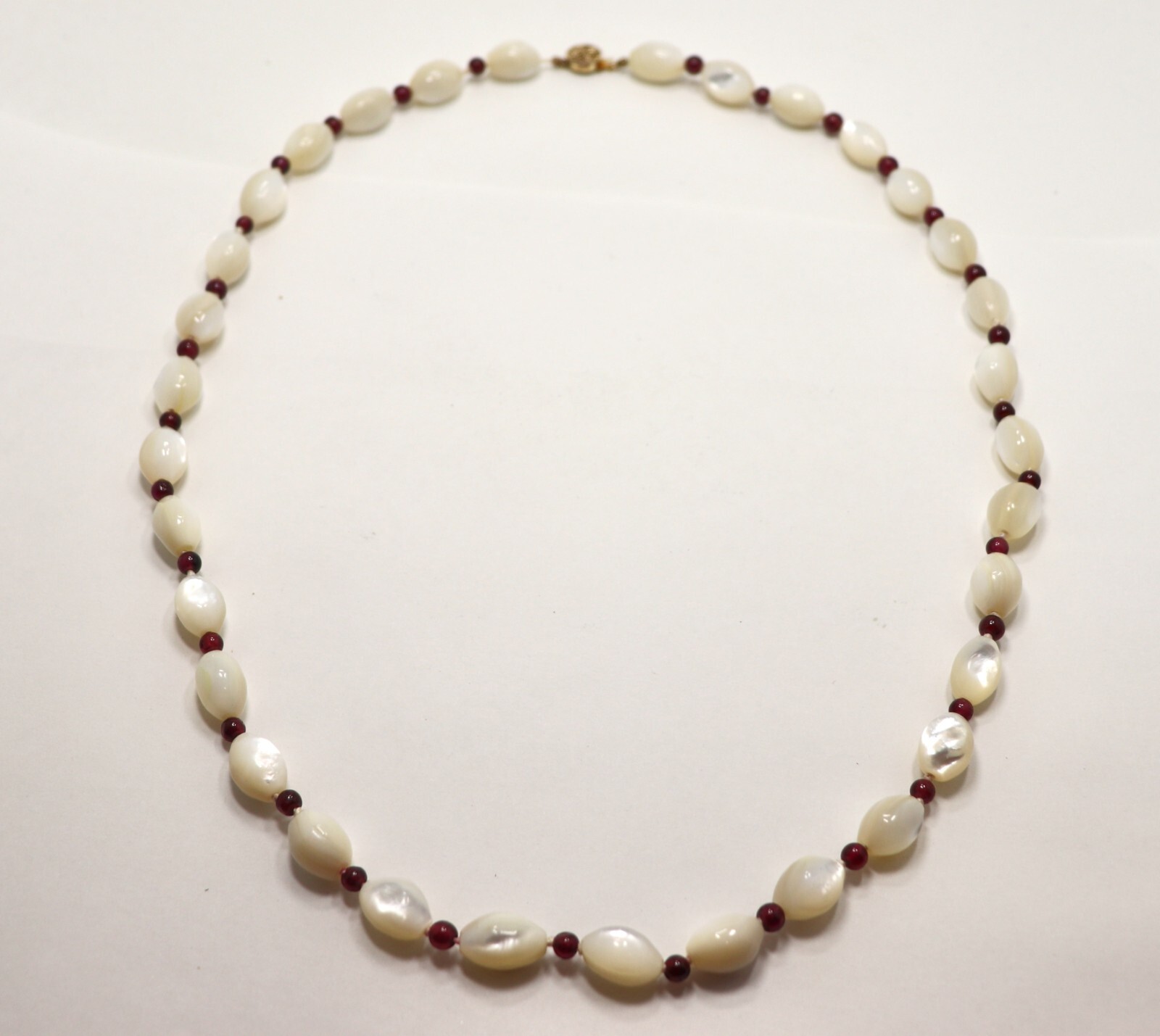 VINTAGE MOTHER OF PEARL & GARNETS HAND KNOTTED BEADED NECKLACE STERLING CLASP