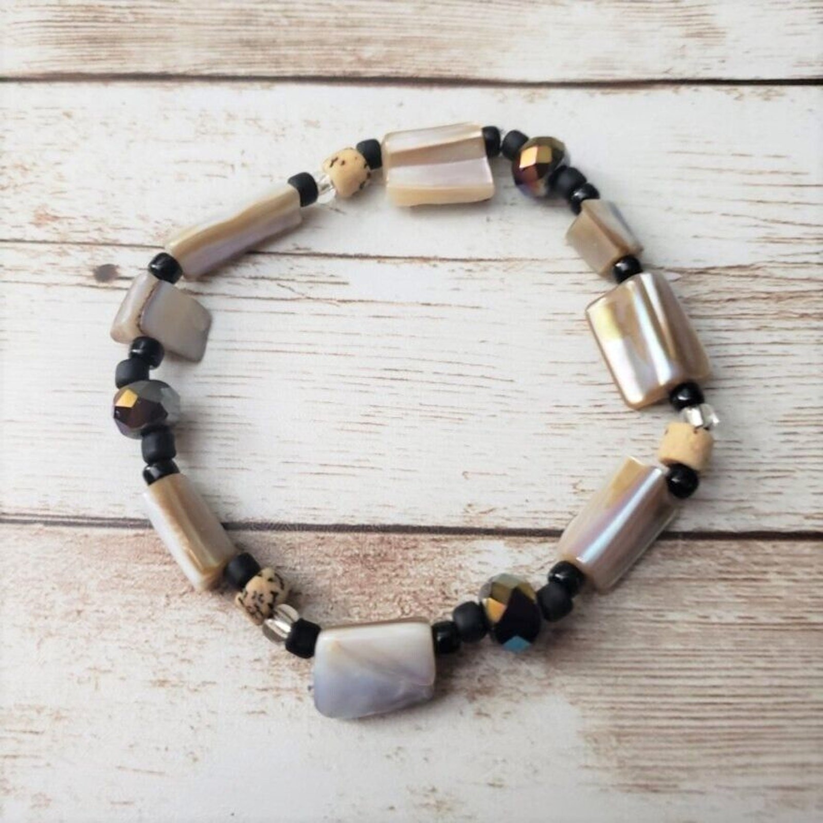 Vintage Stretch Bracelet – Shell? & Beaded