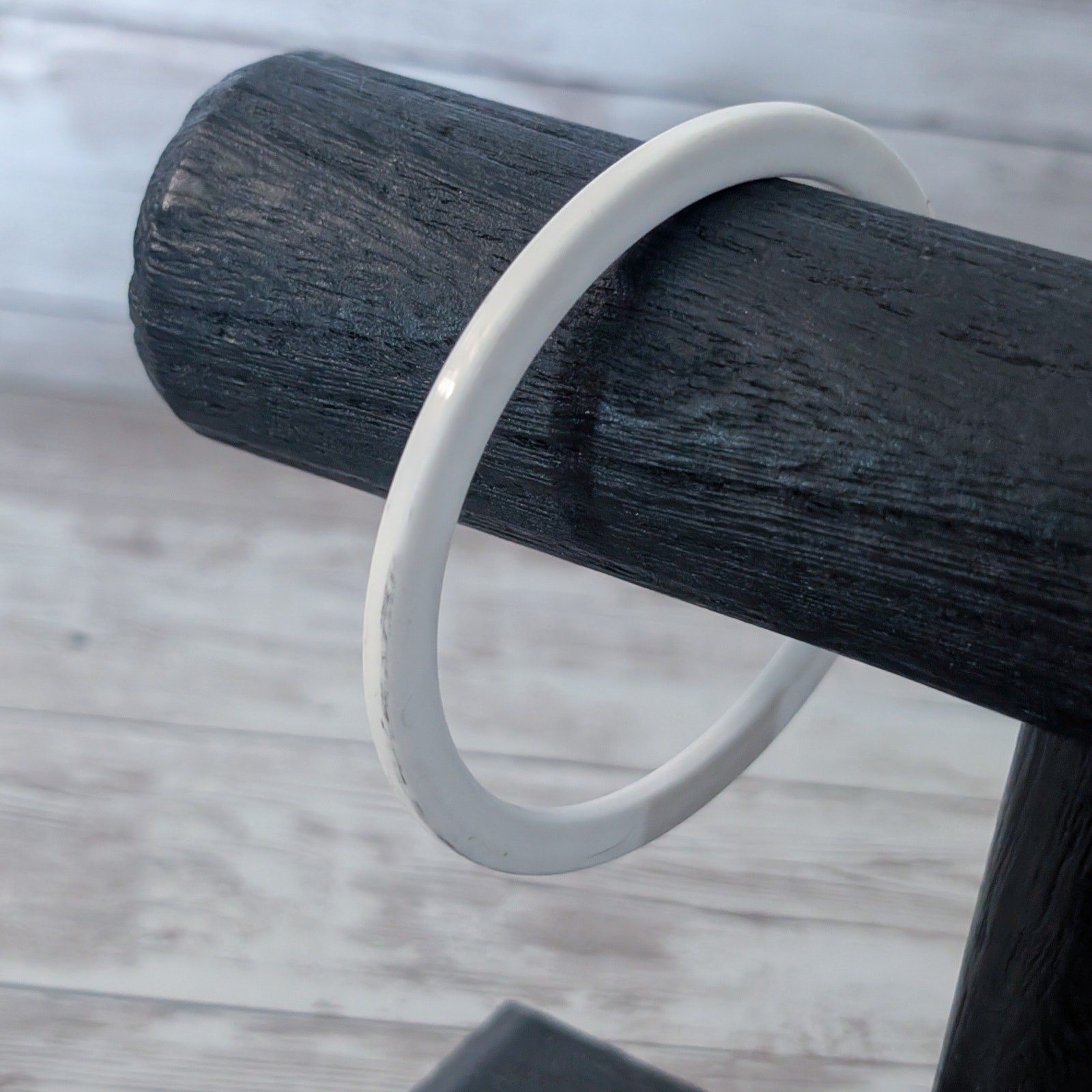 Vintage Off White Plastic? Bangle – Condition Issues