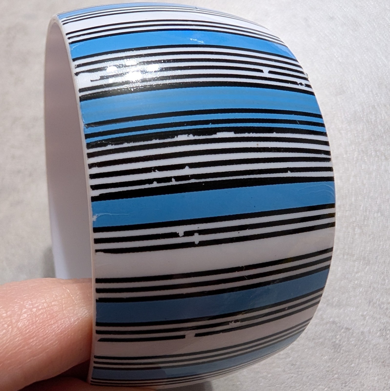 Vintage Wide Plastic Blue White Black Striped Bangle Bracelet Cuff Retro