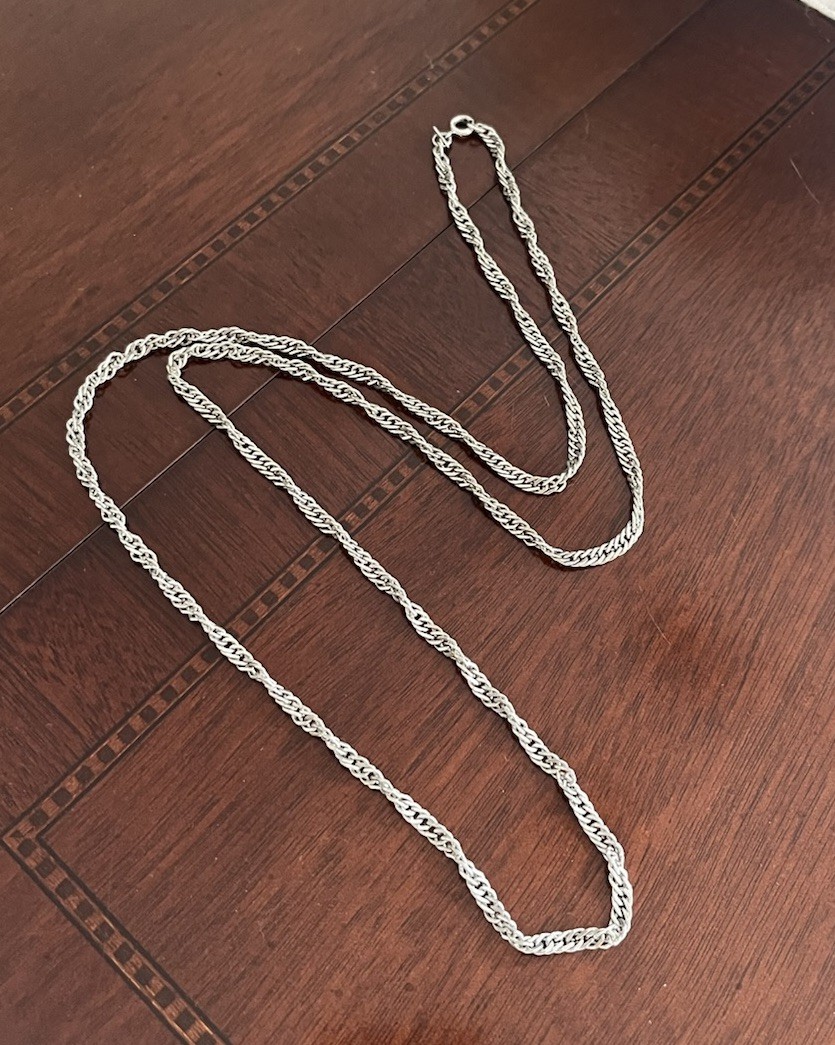 Celebrity NY Signed Vintage Silver Tone Twist Chain Link 36” Long Necklace