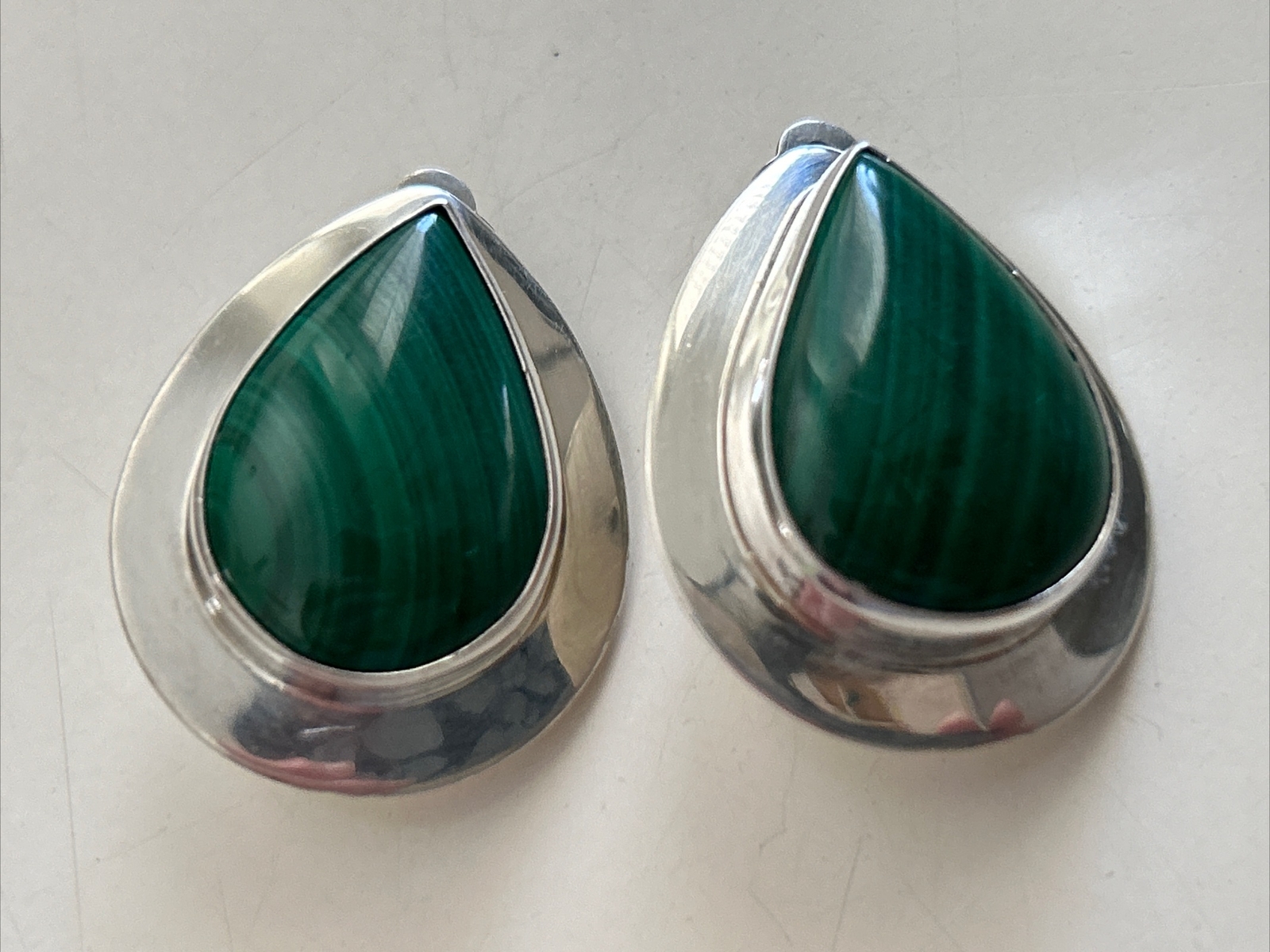 VINTAGE BEN J. CHAVEZ STERLING SILVER 925 MALACHITO CLIP ON EARRINGS