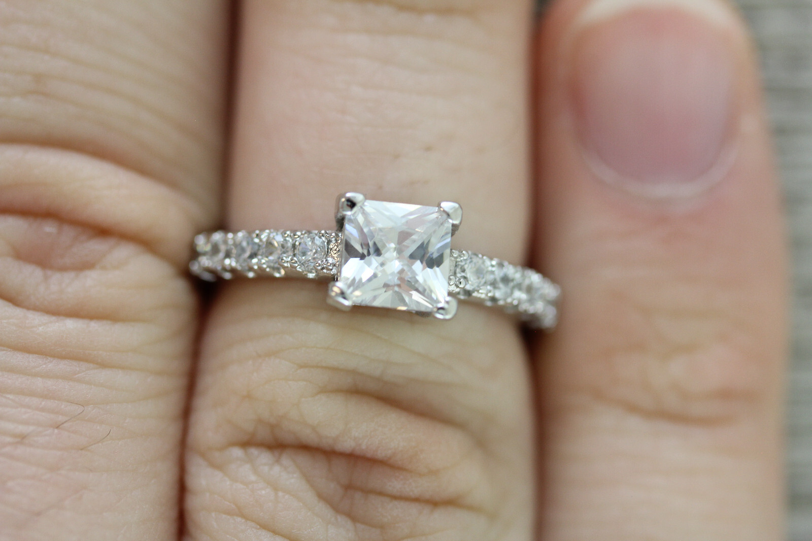 VINTAGE WEDDING BRILLIANT CZ STERLING SILVER 925 RIGHT HAND RING SZ 7 LUXURY