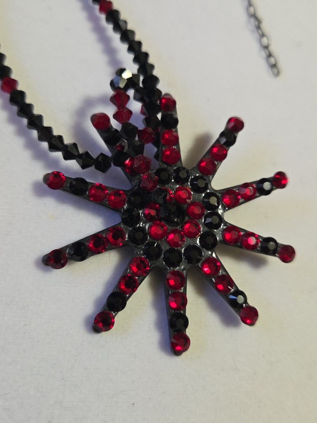 Red Black Rhinestone Star Burst Flower Pendant Glass Bead Chain 16″ Goth Punk