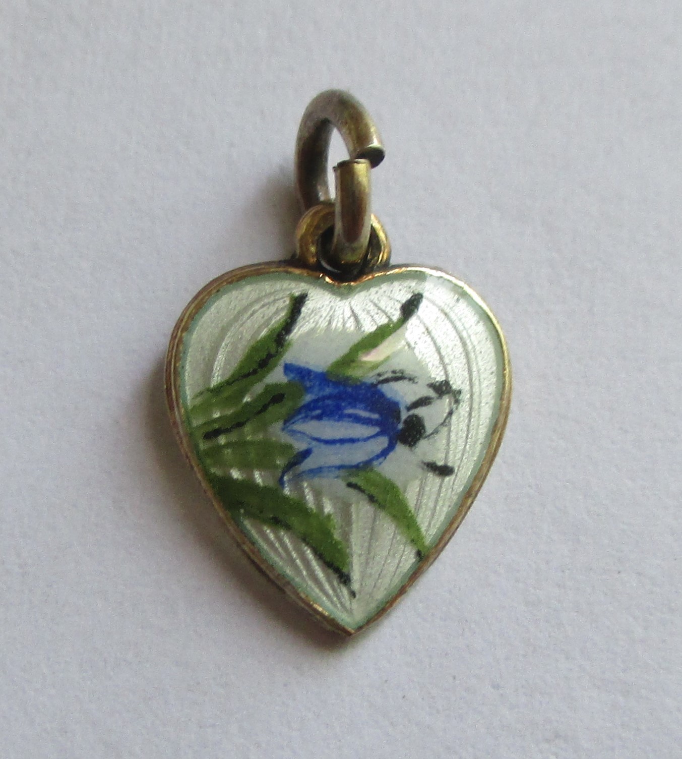 1/2in SMALL VINTAGE STERLING SILVER ENAMEL FLOWER HEART CHARM Gold Wash